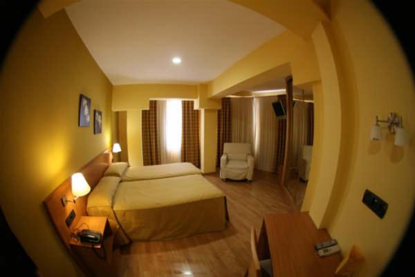 Deluxe Twin Room photo 2