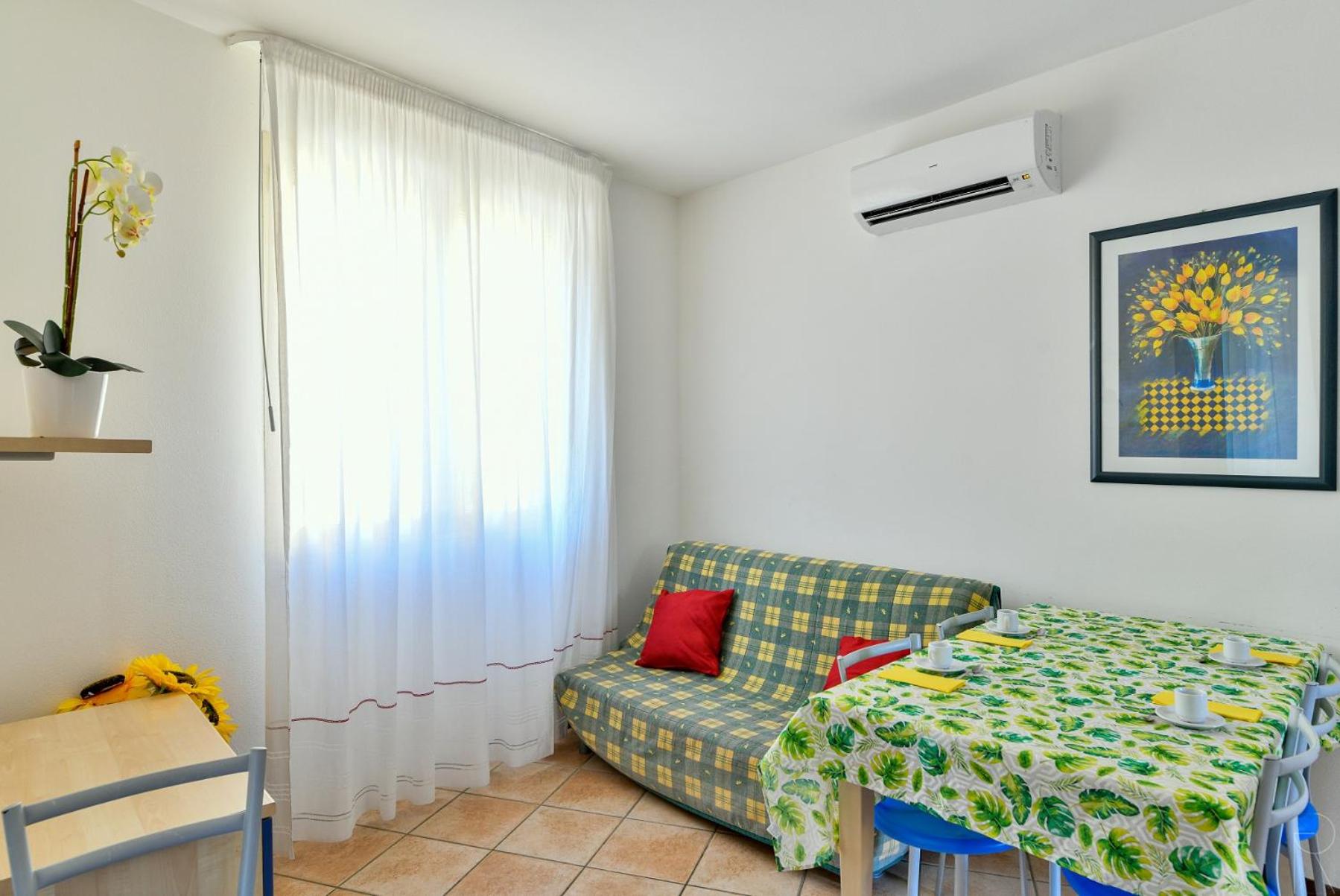 Apartment - Split Level (6 Adults)