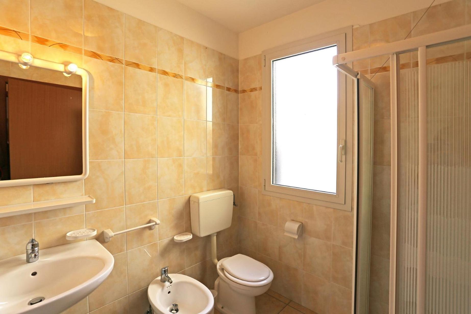 Two-Bedroom Apartment with Terrace and Garden-Split Level photo 3