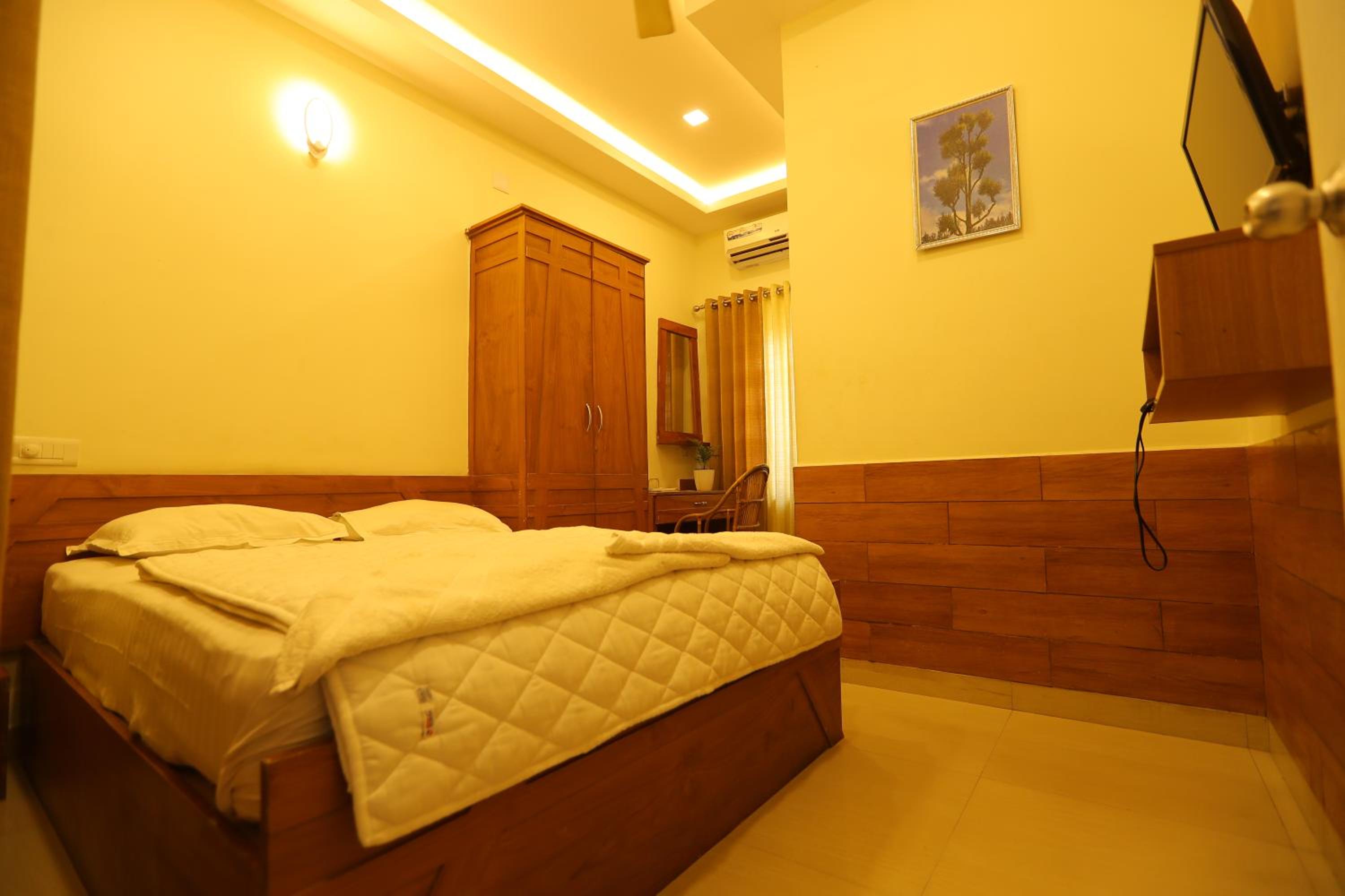 Single Room with Bathroom photo 2