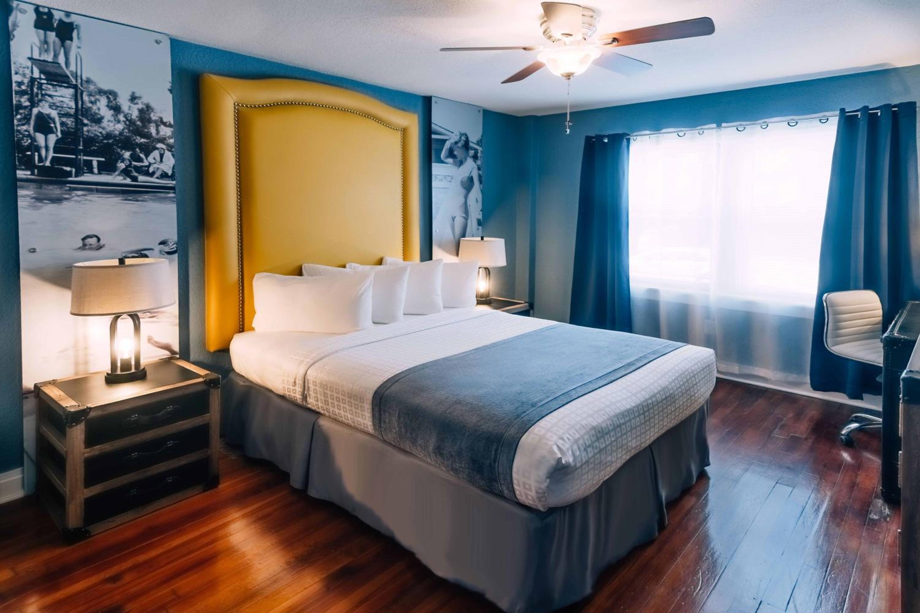 Queen Room - Photo 1