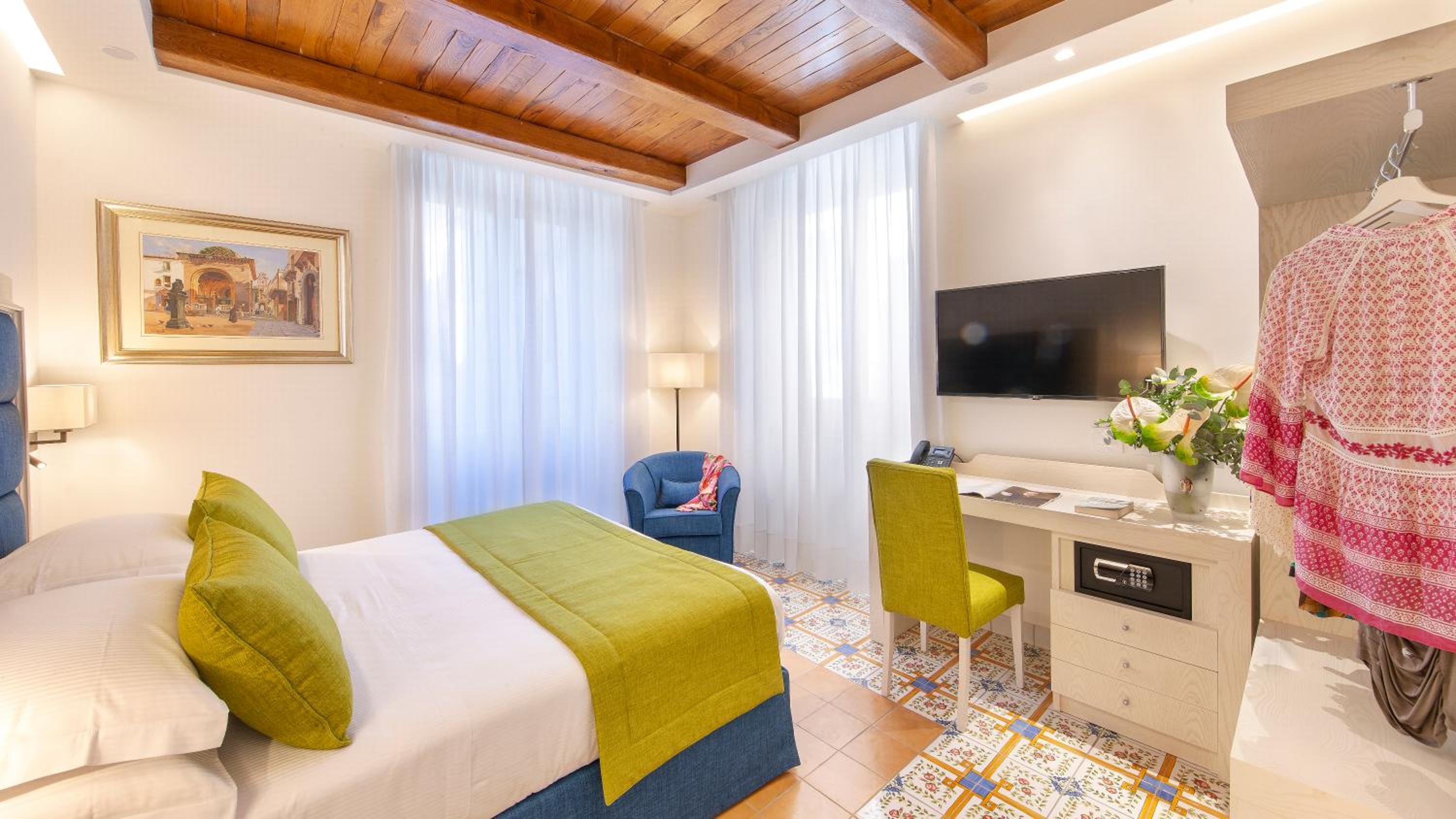 Deluxe Double or Twin Room with City View