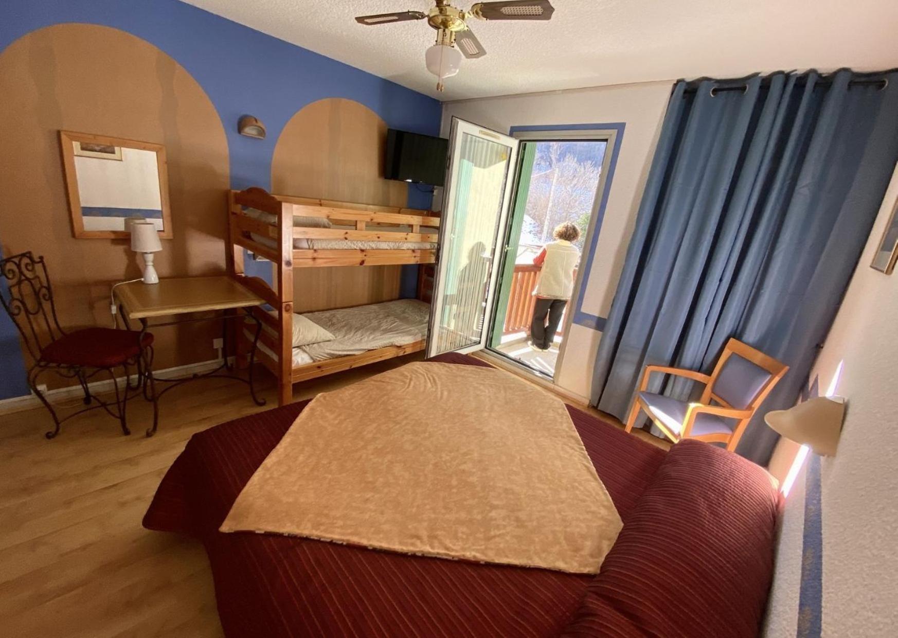 Family Room With Bunk Bed - Lake Side photo 3