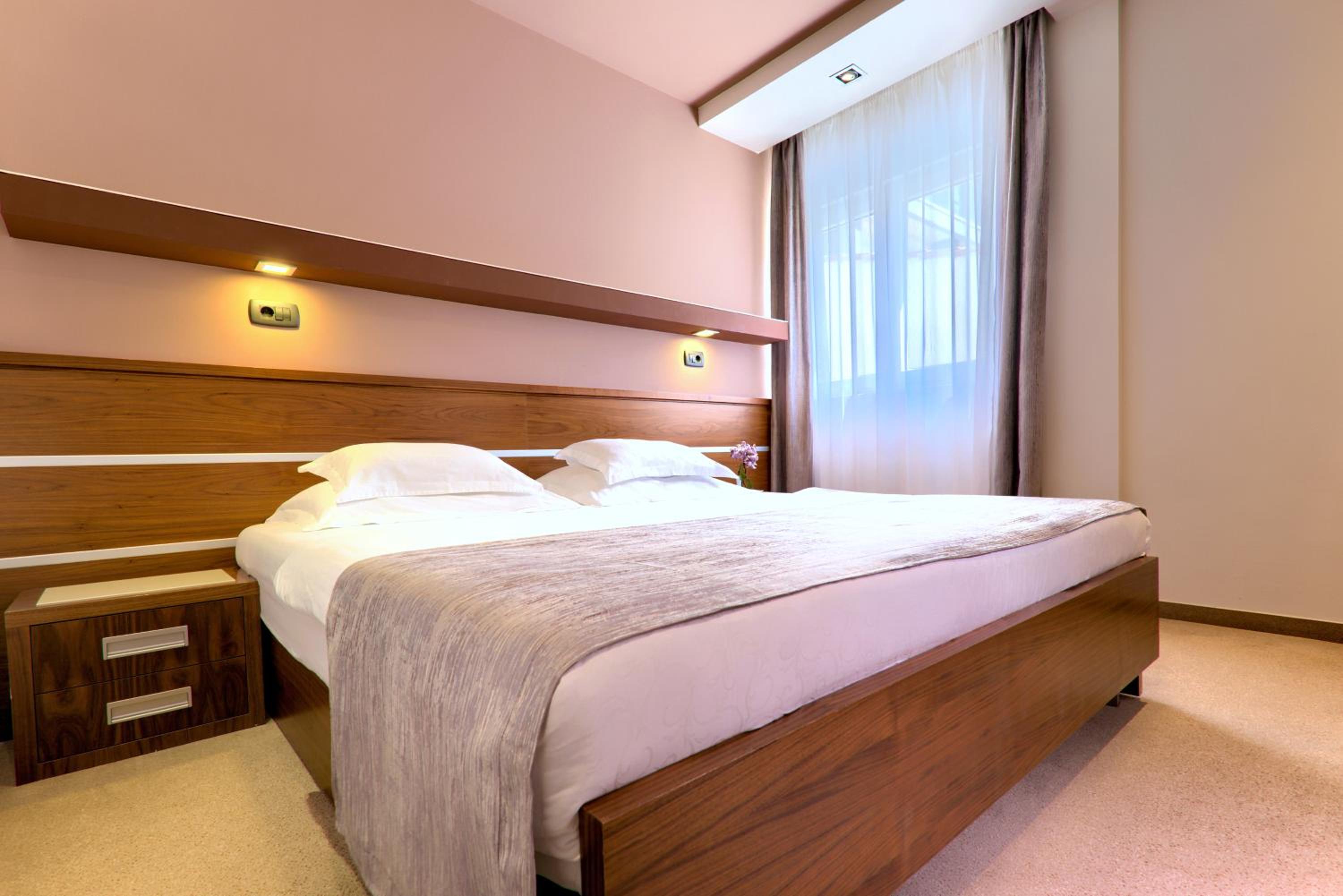 Classic Double Room - Photo 1