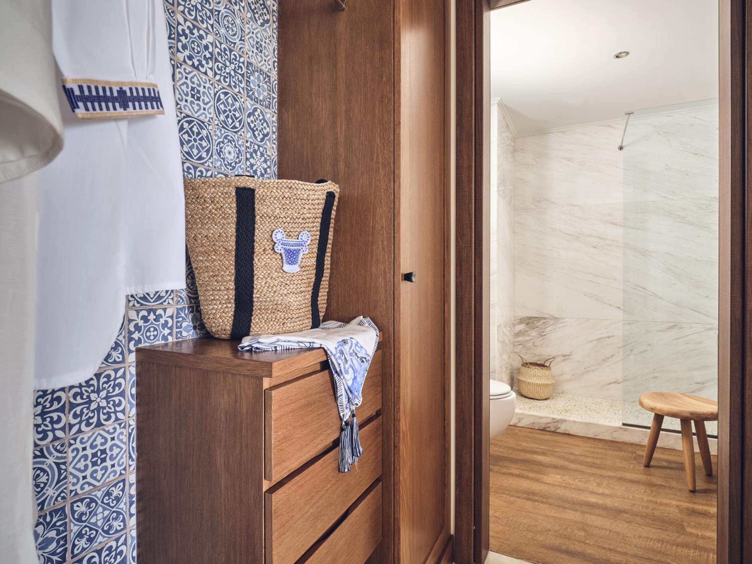 Superior Room with Sea View and Shared Pool