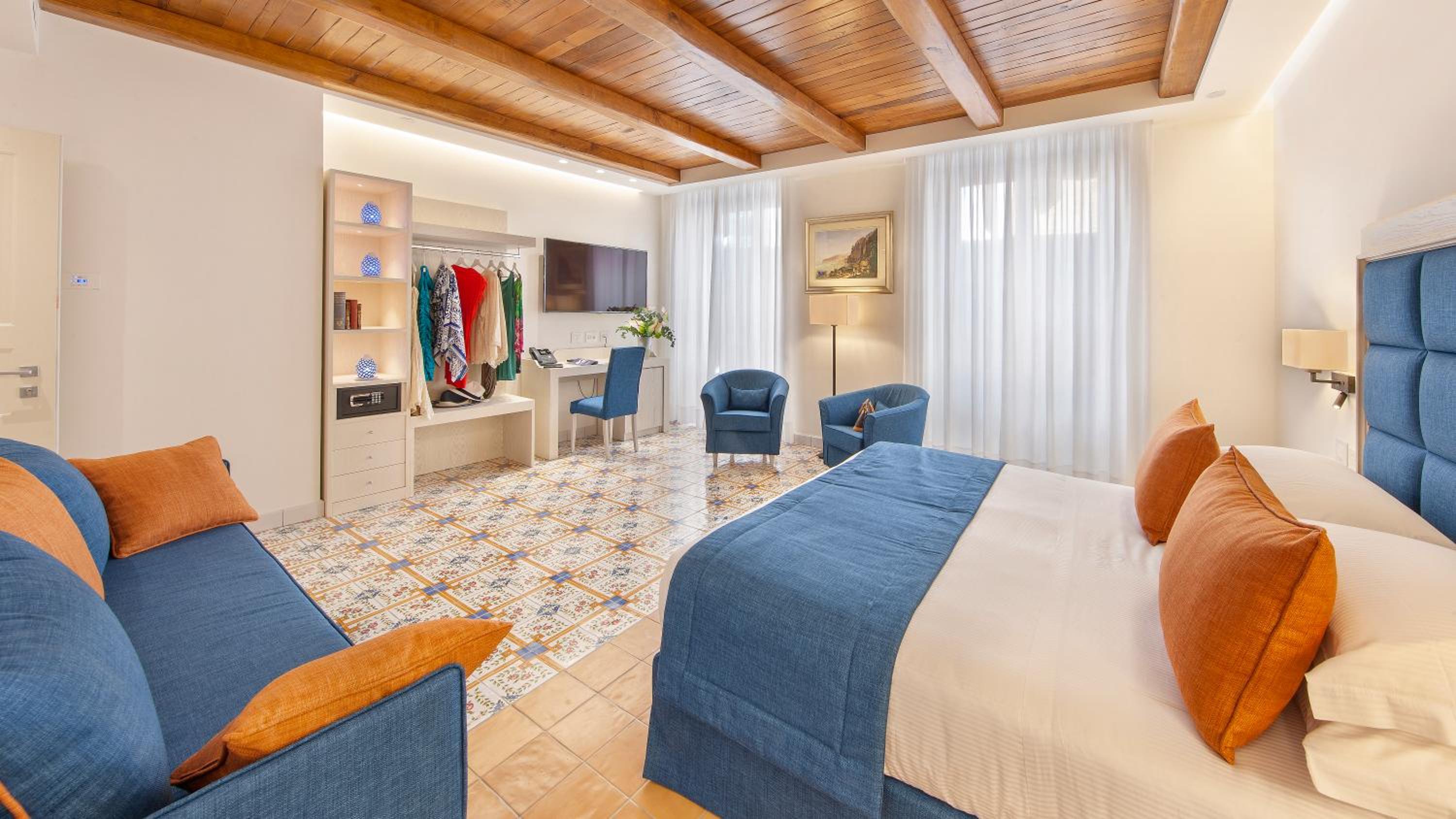 Deluxe Double or Twin Room with Balcony - Photo 1