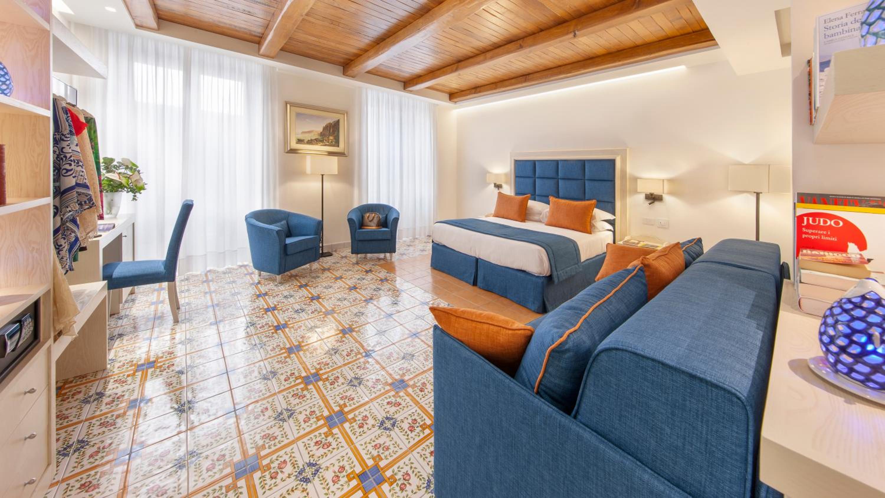 Deluxe Double or Twin Room with Balcony - Photo 4