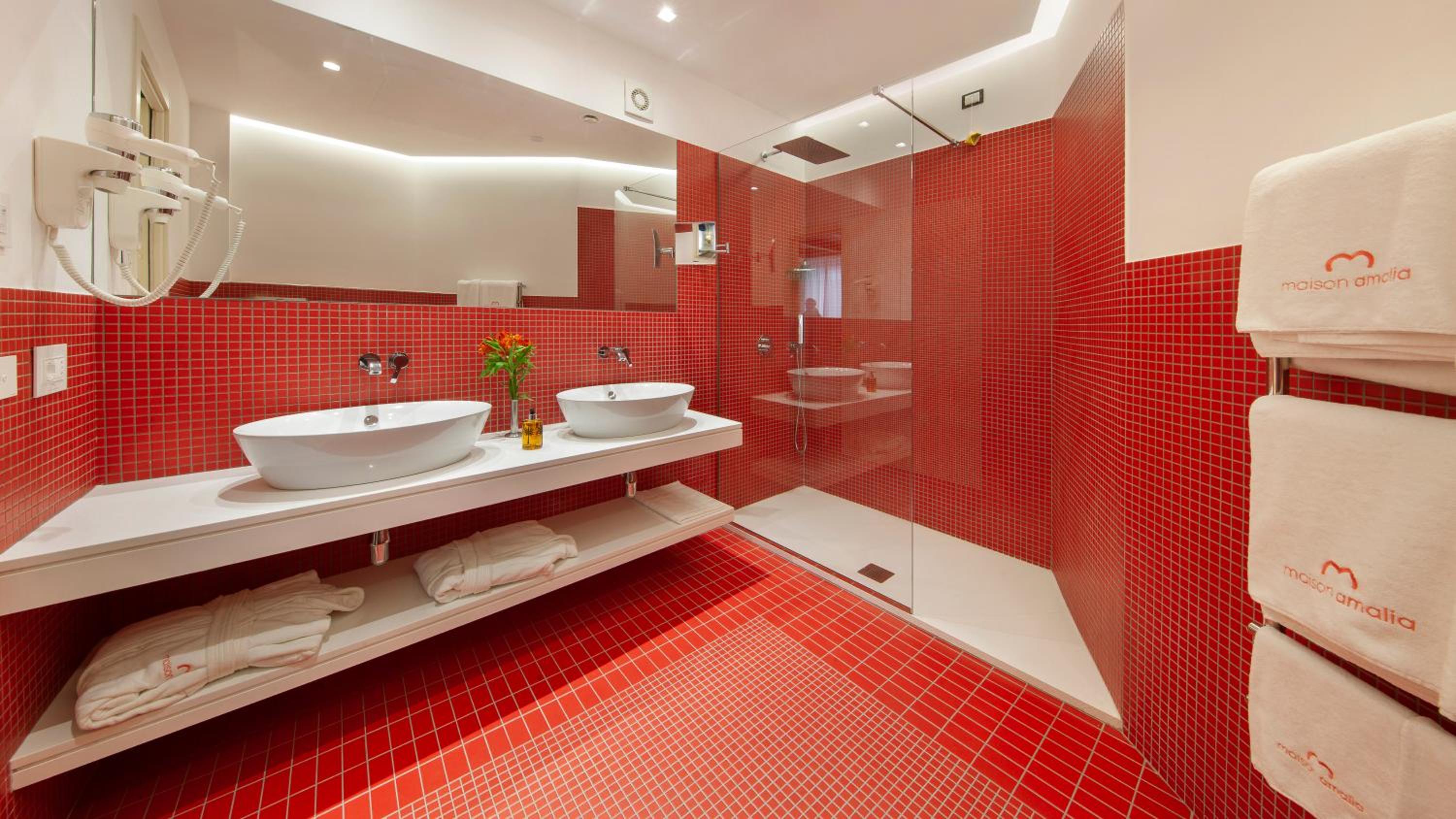 Deluxe Double or Twin Room with Balcony - Photo 8