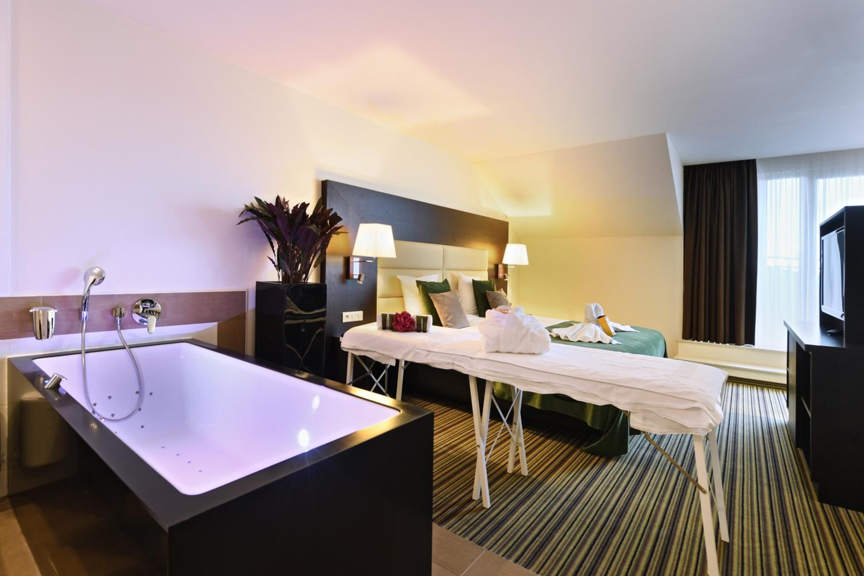 Suite with Sauna