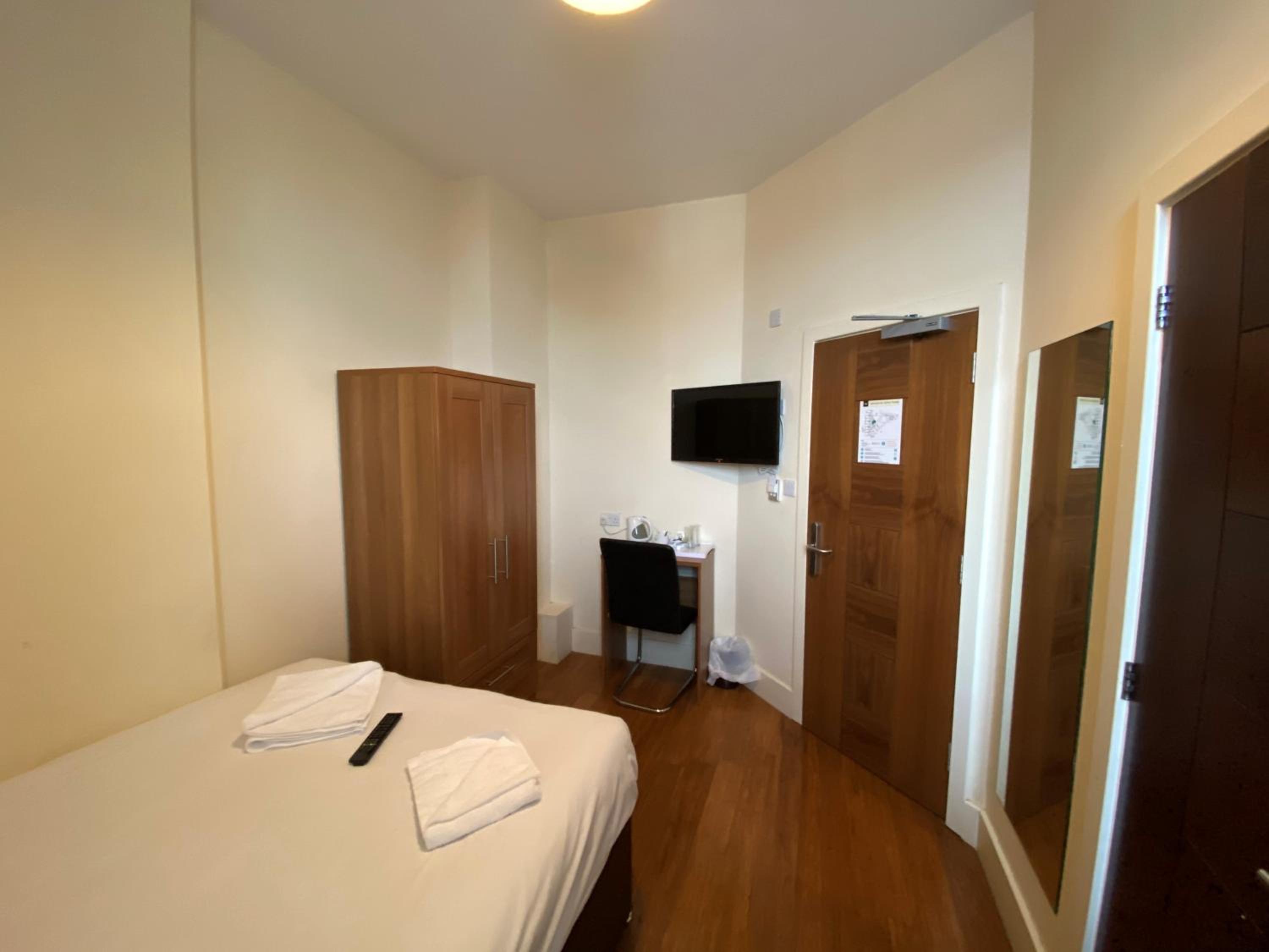 Double Room - Photo 22