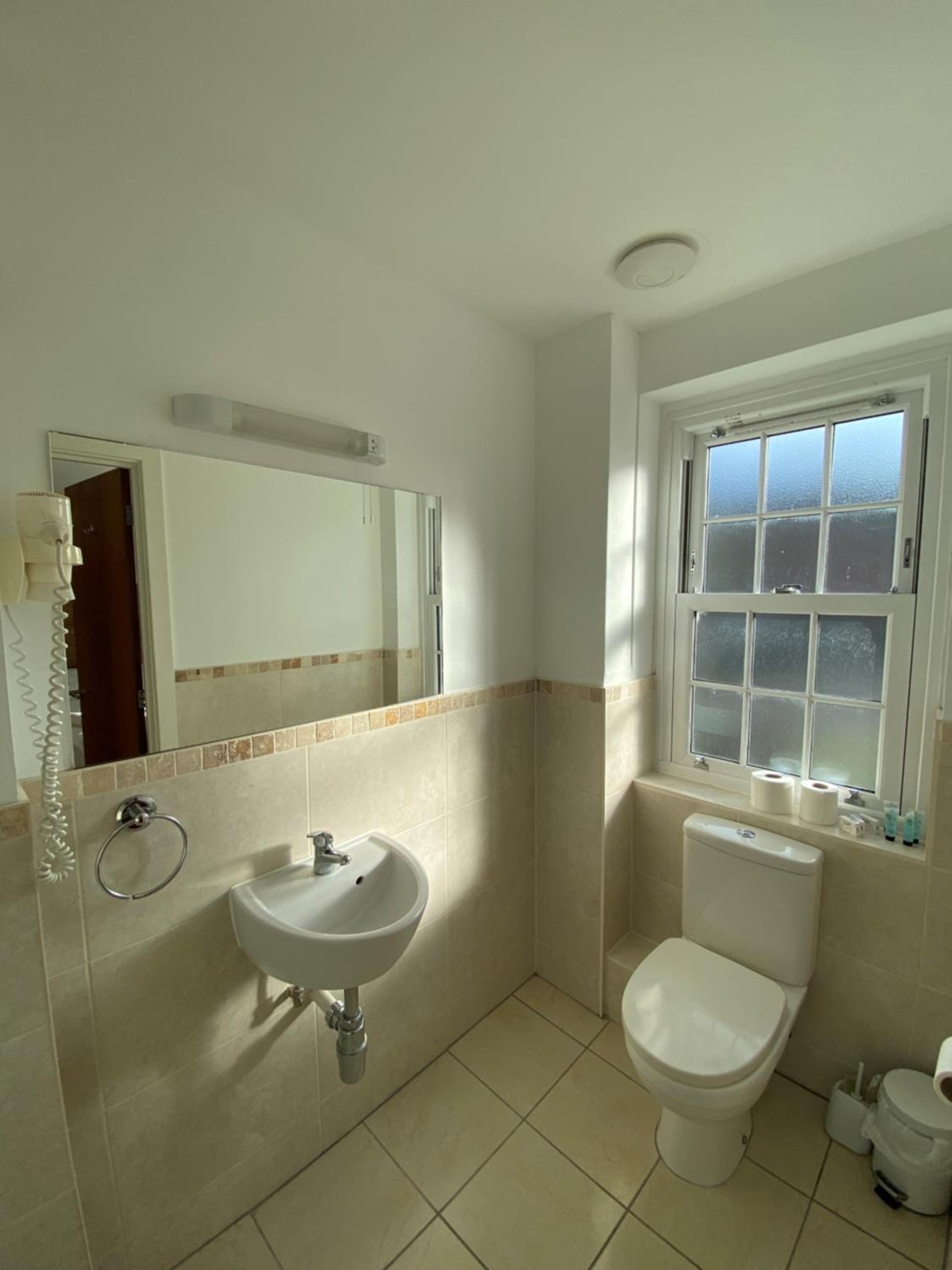 Double Room - Photo 10