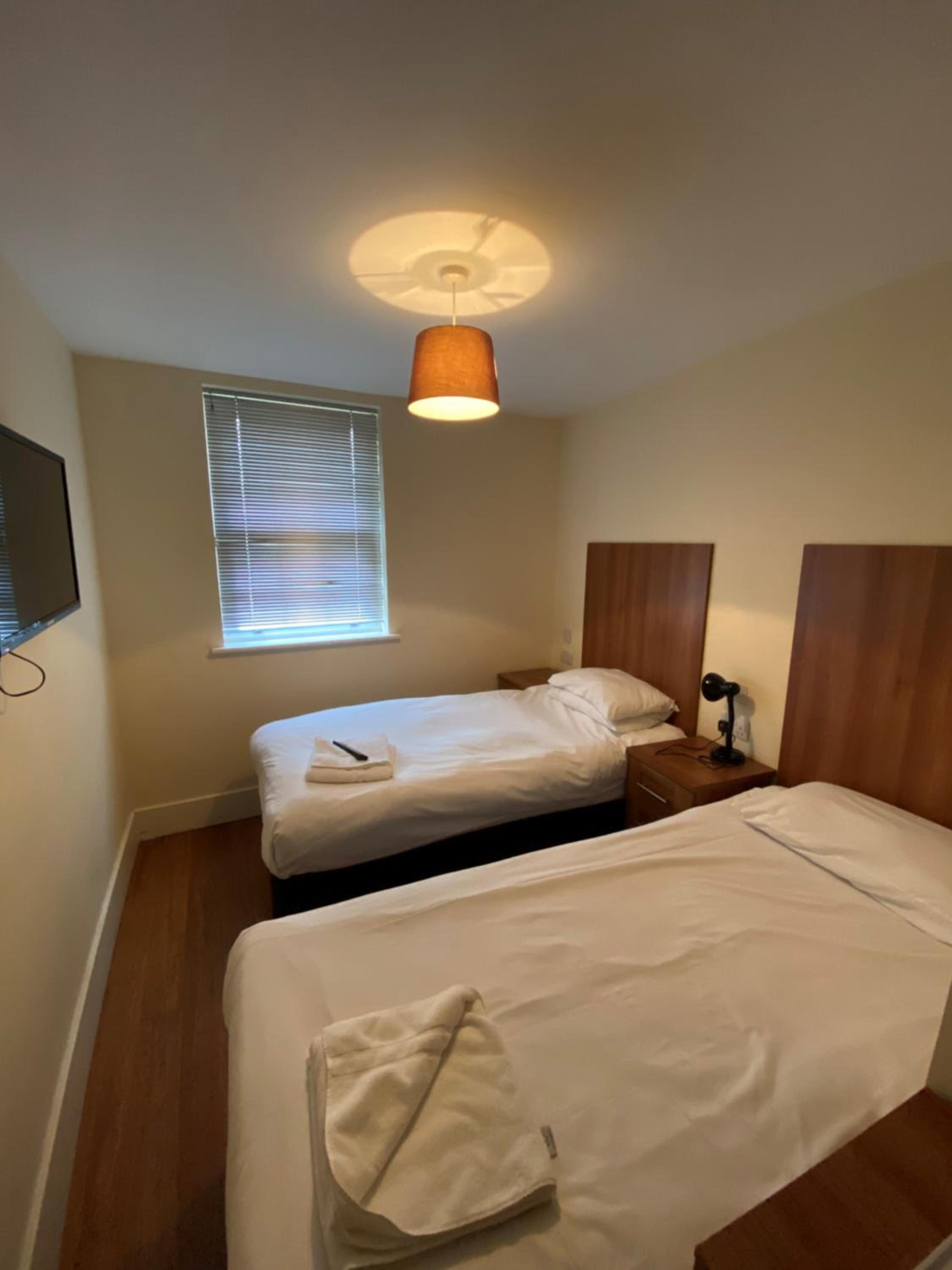 Twin Room - Photo 8