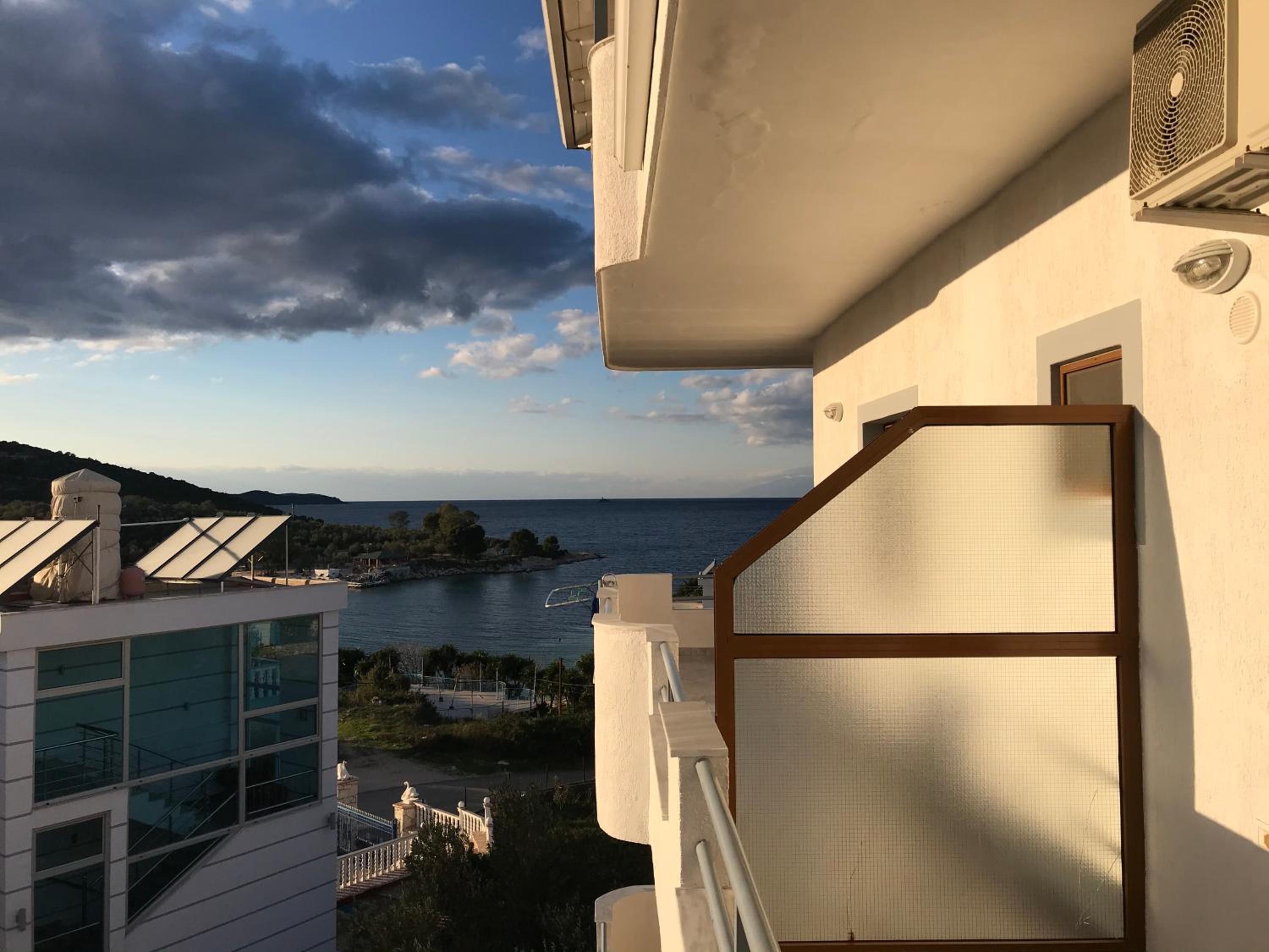 Studio with Balcony photo 2