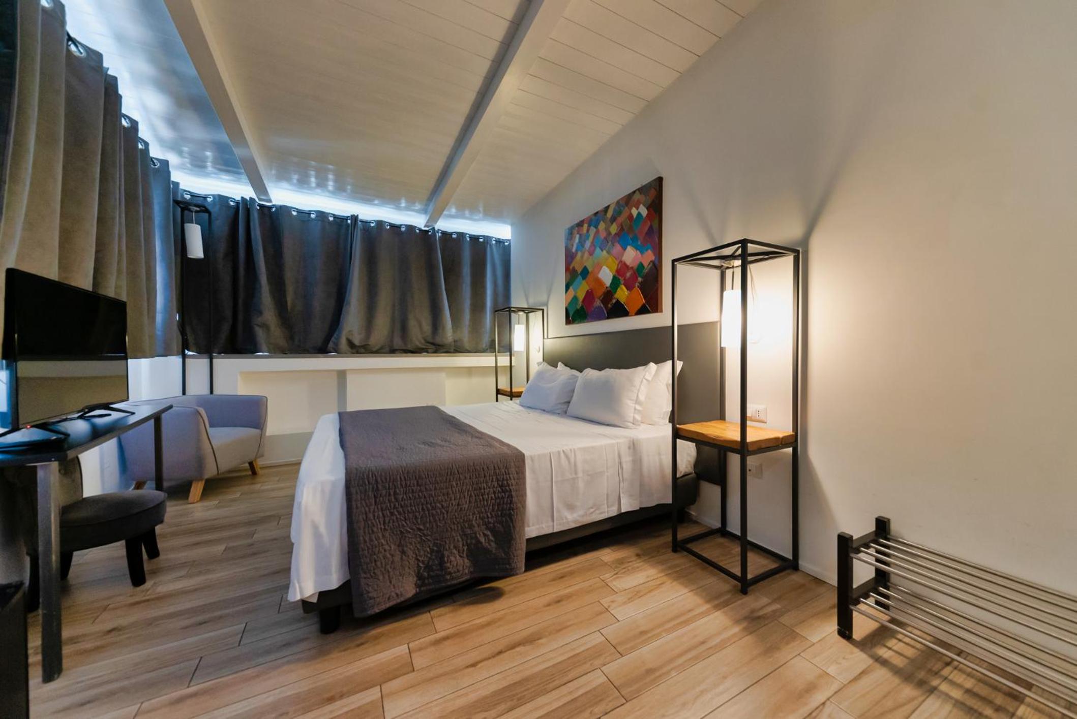 Deluxe Room (2 Adults + 1 Child) photo 1