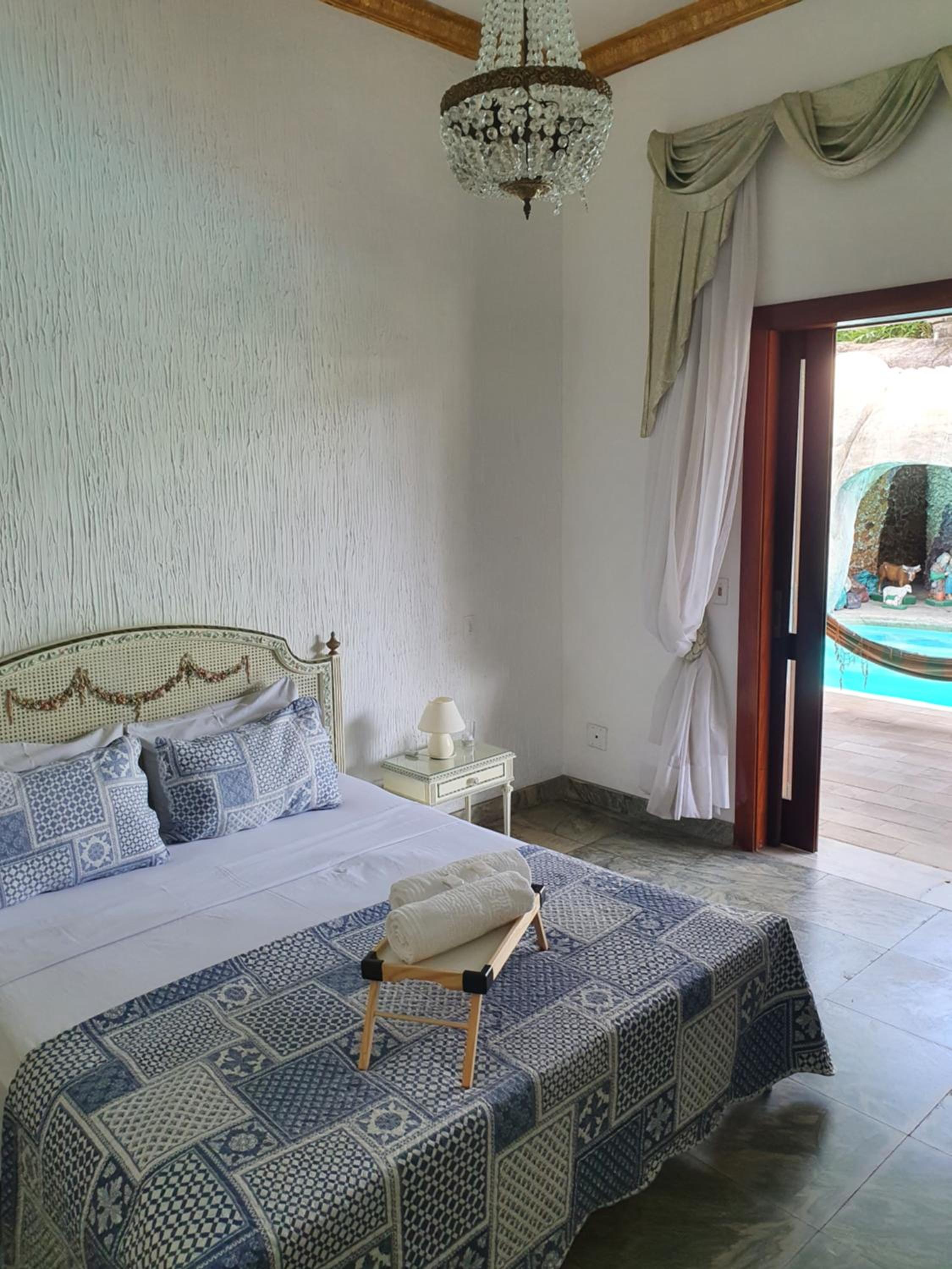 Deluxe Suite with Spa Bath