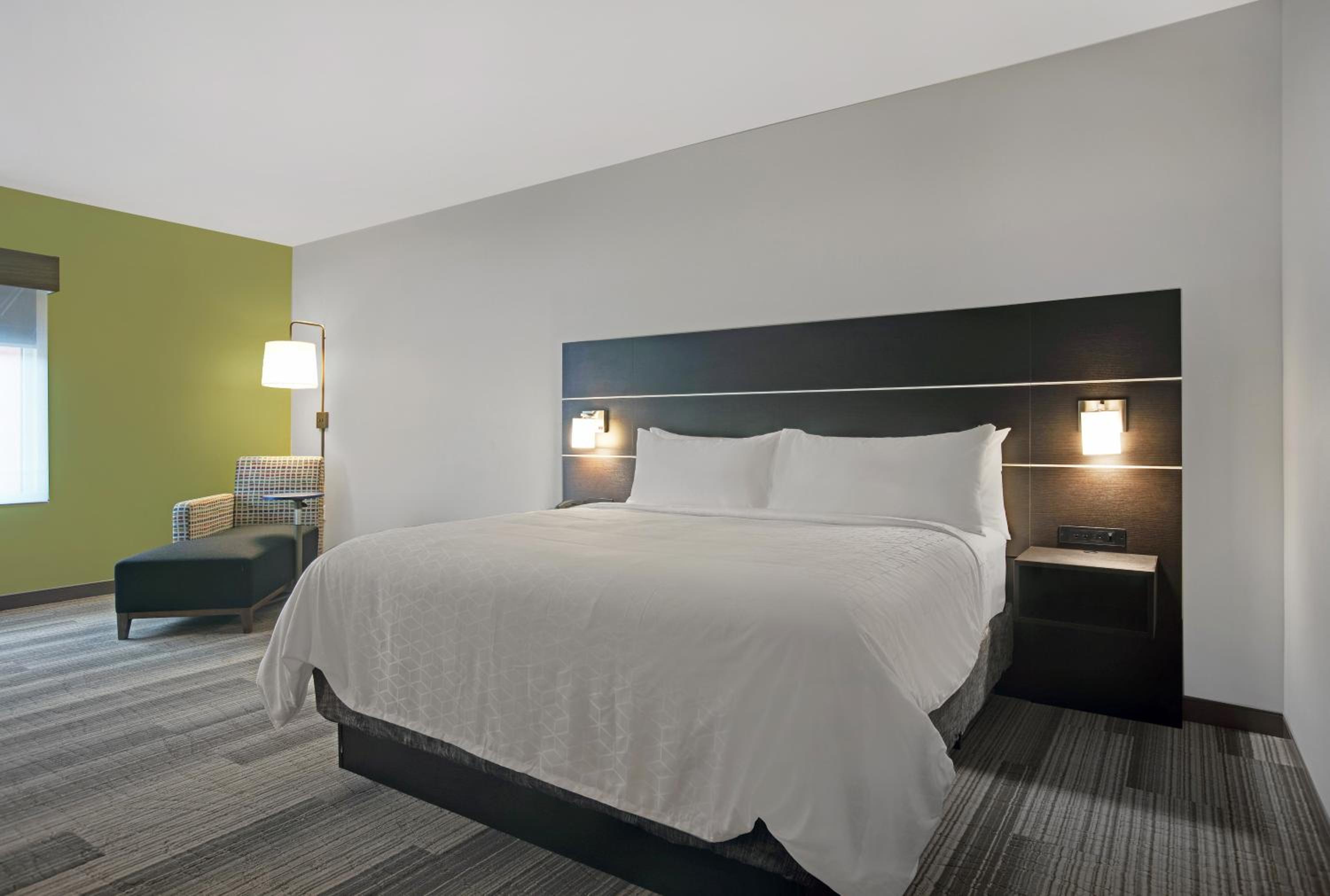 King Suite - Photo 8
