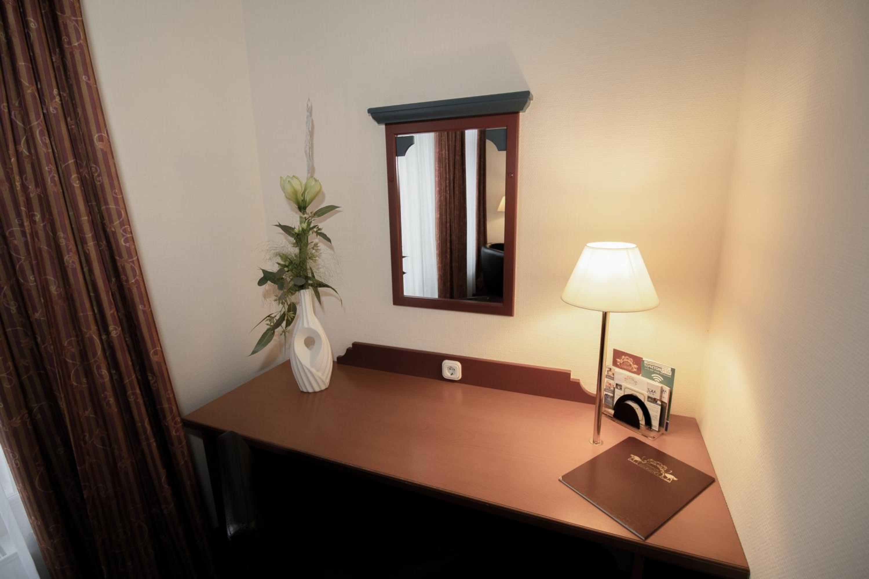 Standard Twin Room - Photo 3
