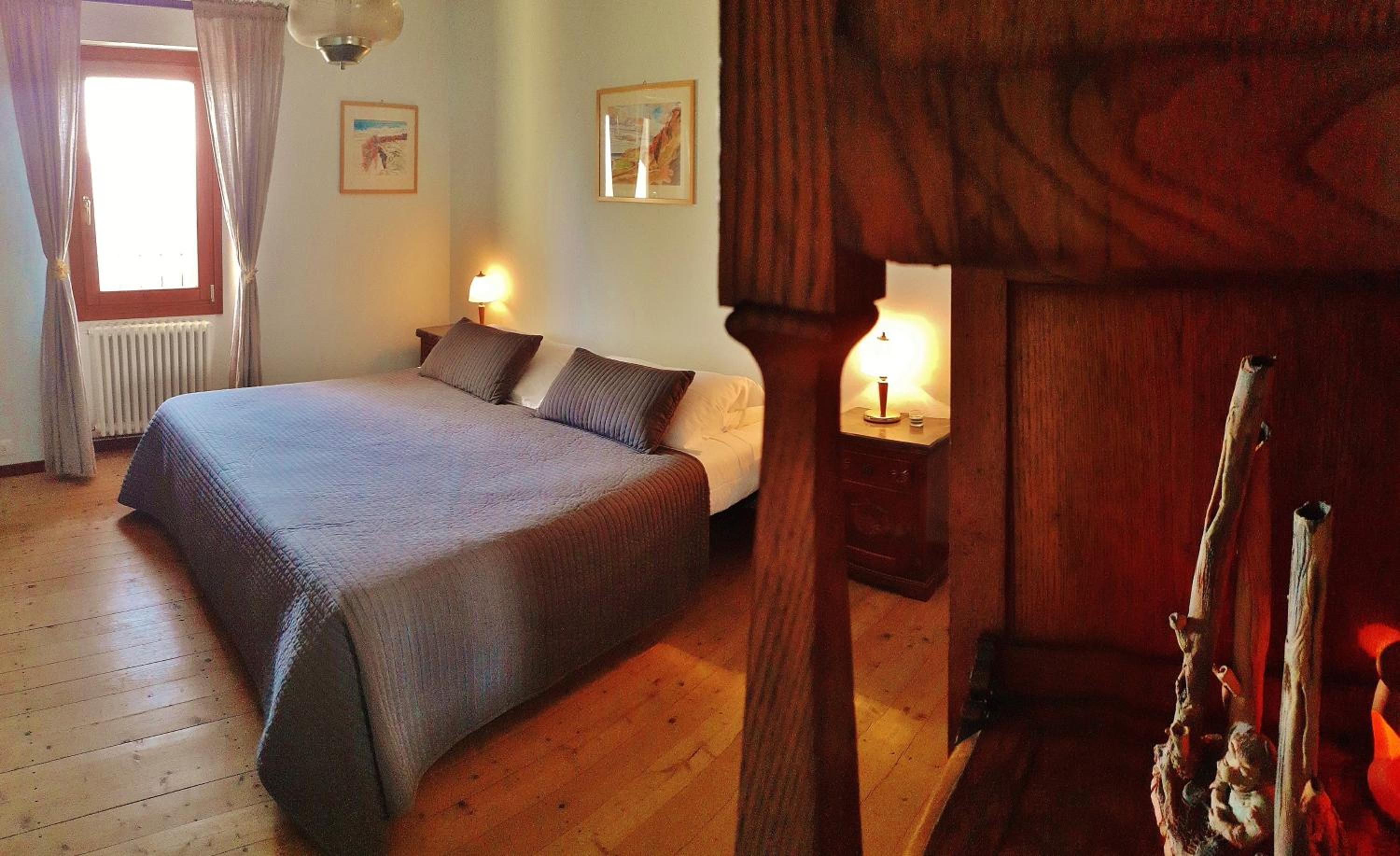 Basic Triple Room with Shared Bathroom photo 1