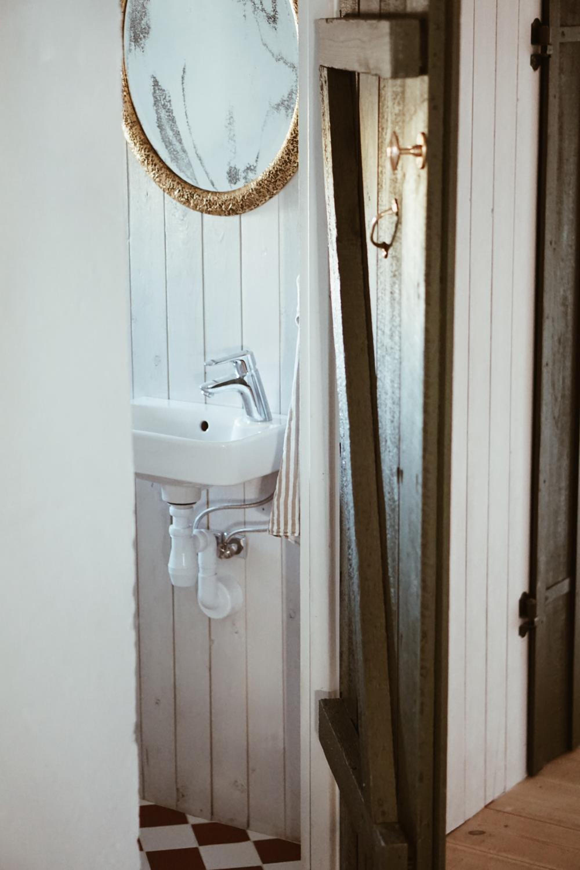 Double Room with Shared Bathroom photo 2