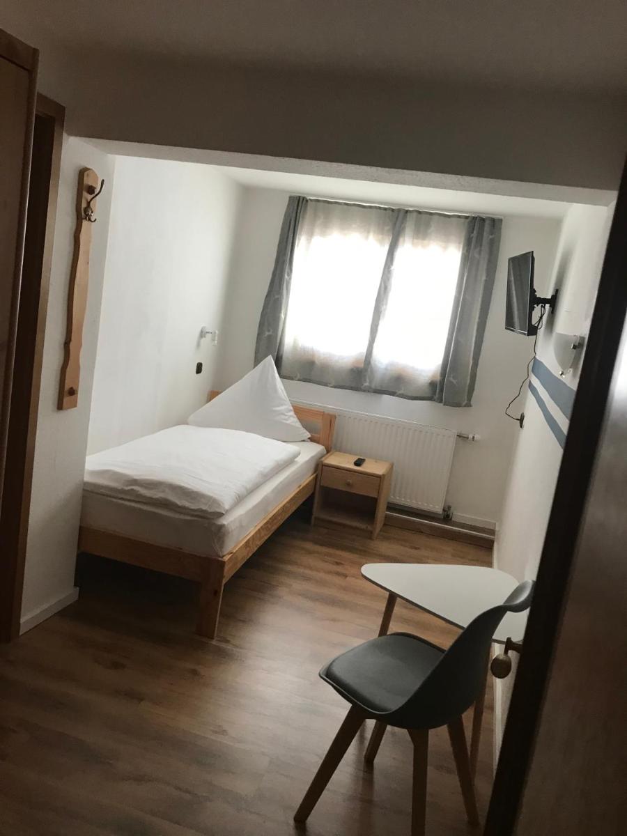 Single Room with Private Bathroom photo 1