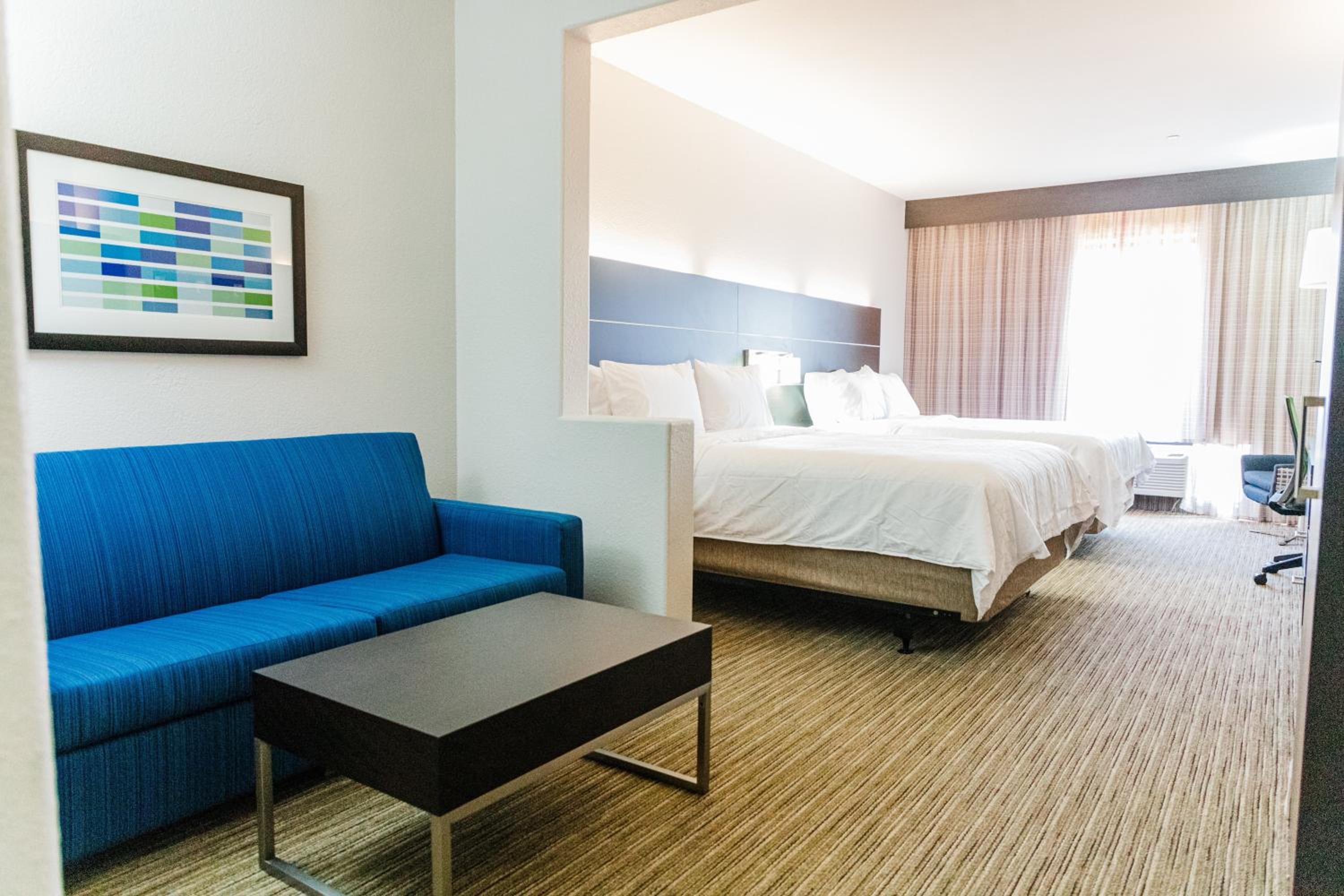 One-Bedroom Suite - Non-Smoking - Photo 9