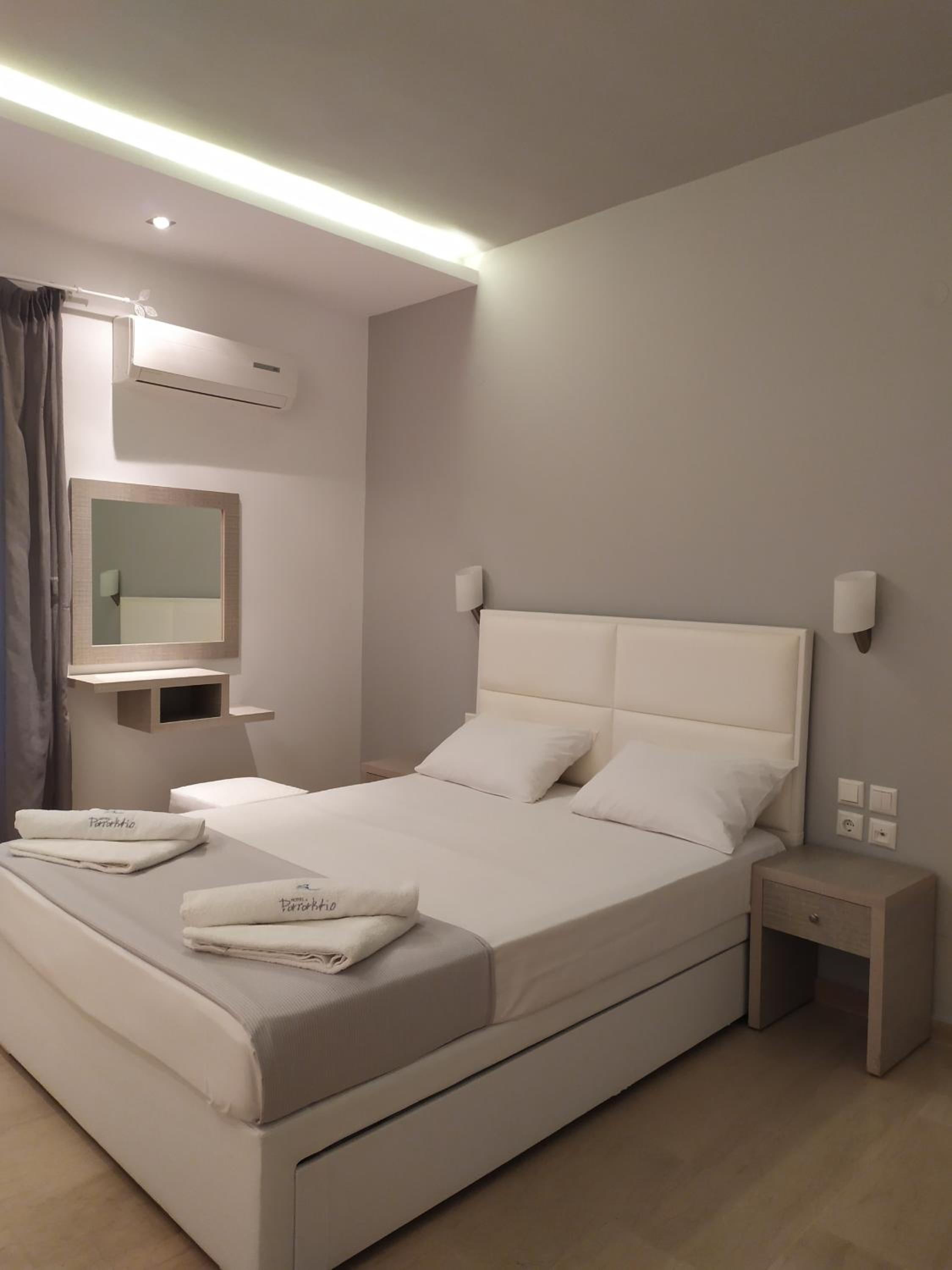 Studio with Sea View (2 Adults) - Photo 4
