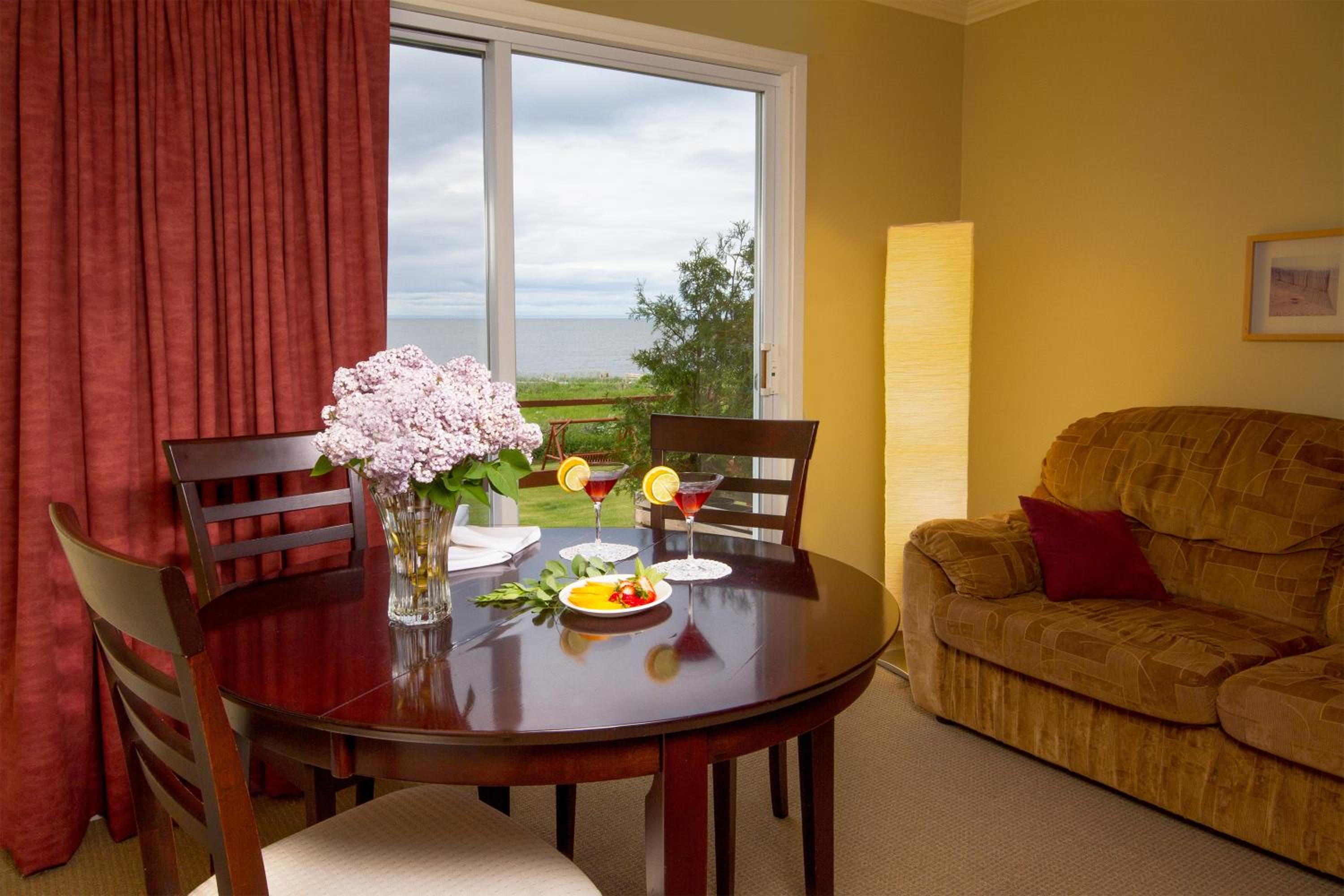 Deluxe King Room with Sea View photo 2