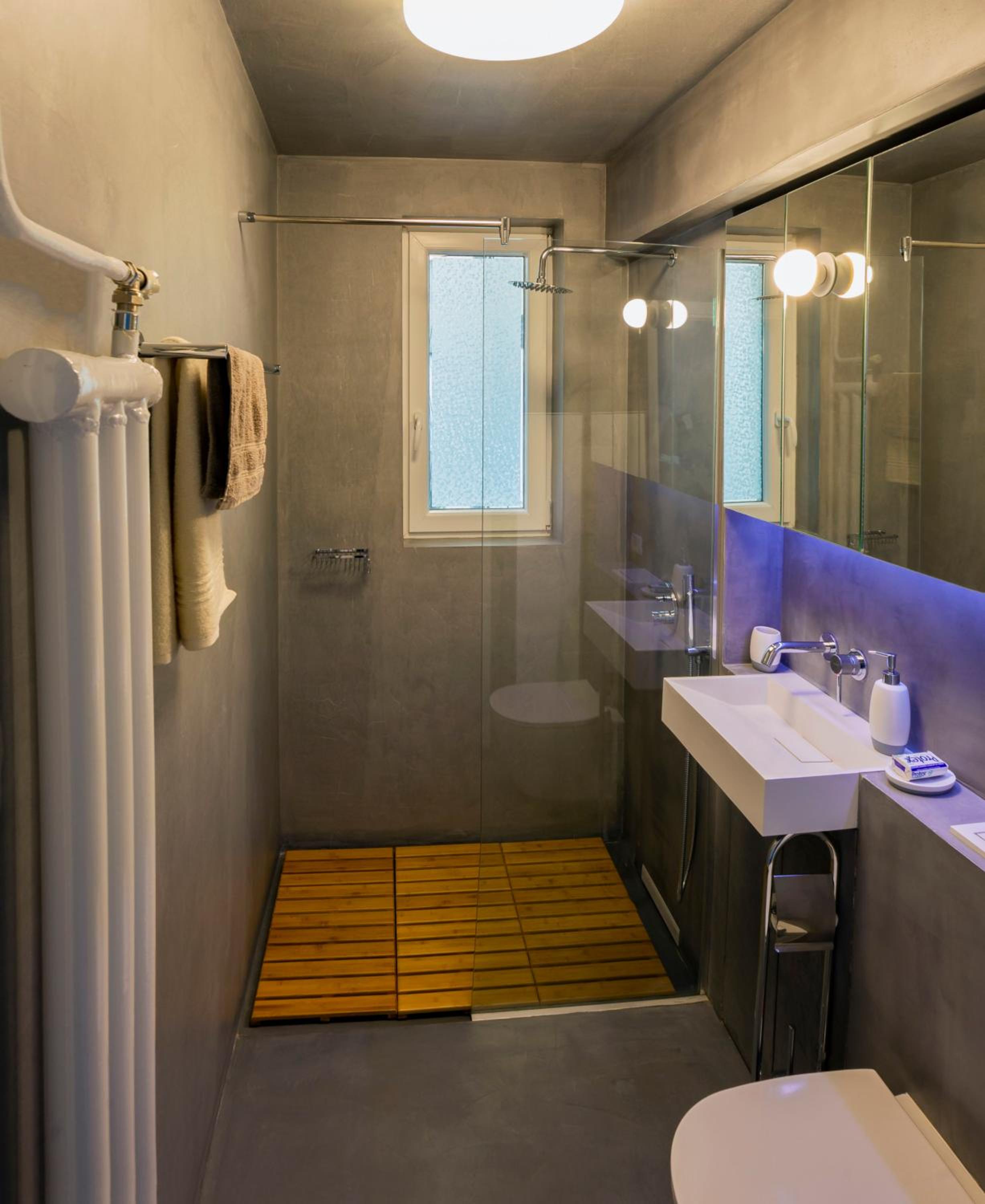 One-Bedroom Apartment - Photo 6
