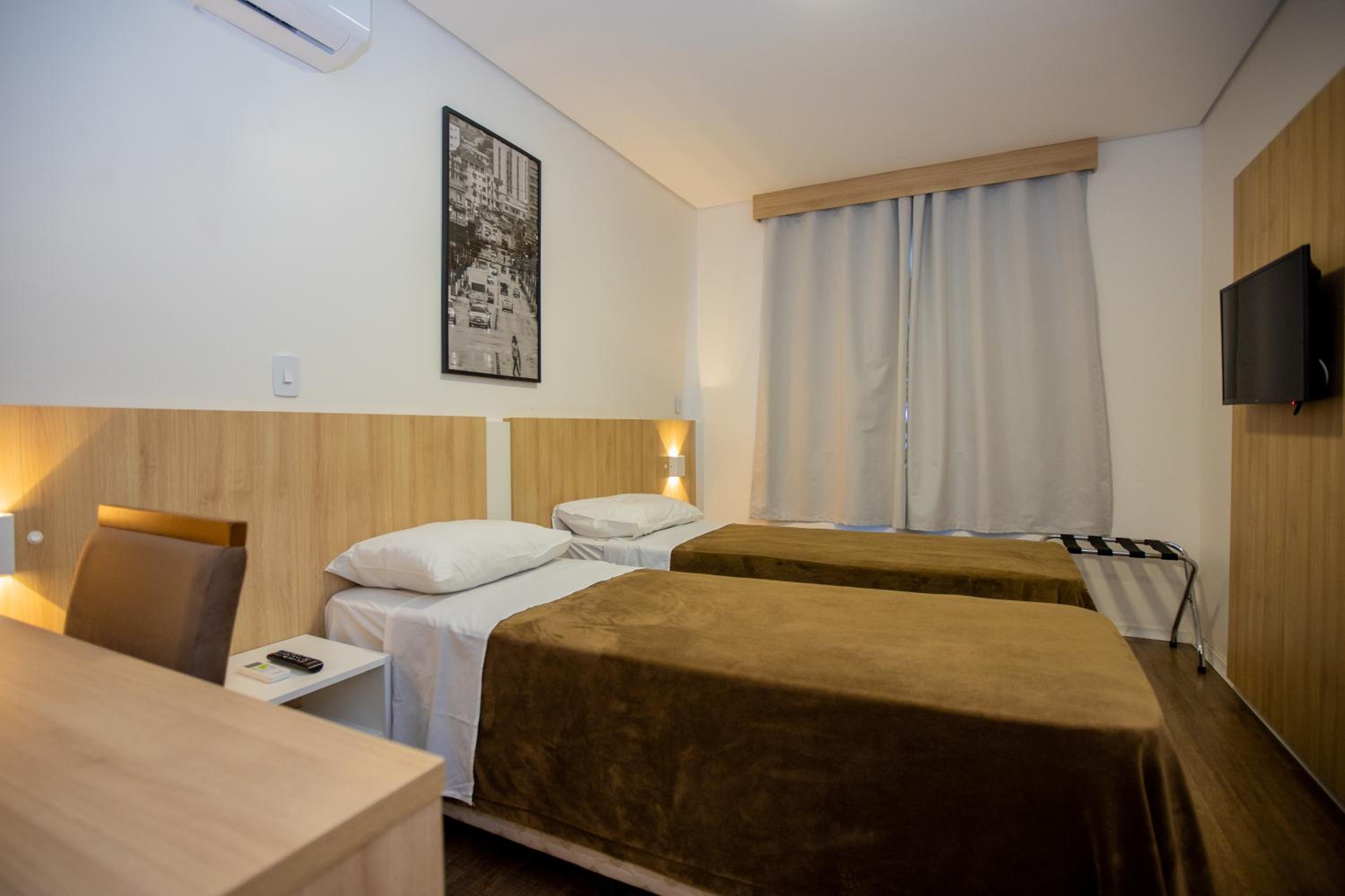 Deluxe Twin Room - Photo 2