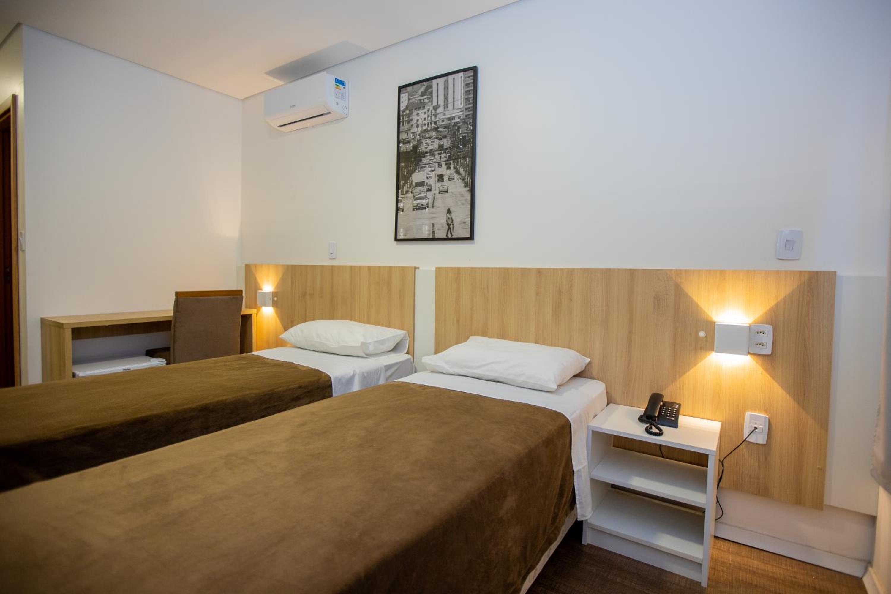 Deluxe Twin Room - Photo 3