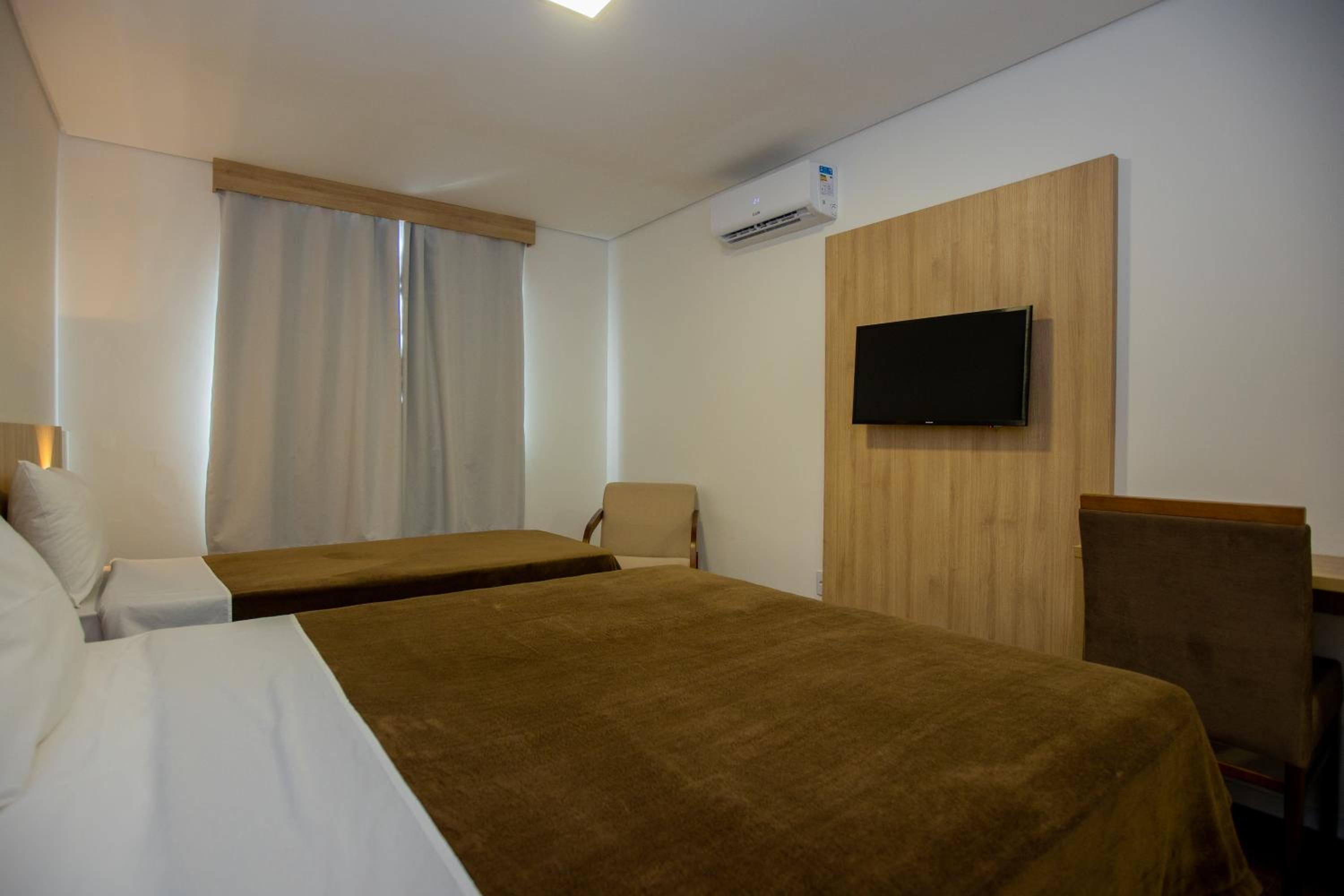 Deluxe Triple Room - Photo 2