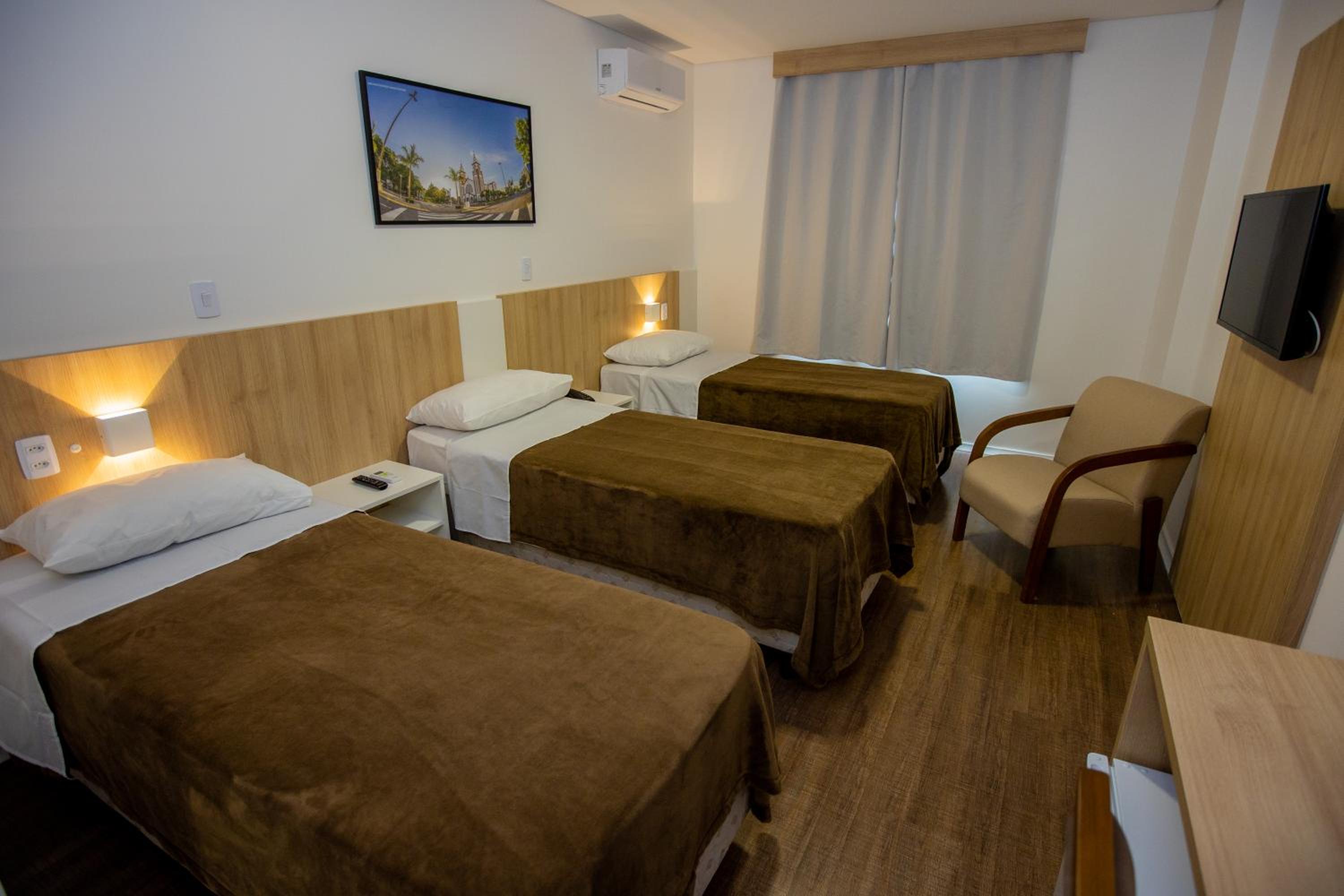 Deluxe Triple Room - Photo 4