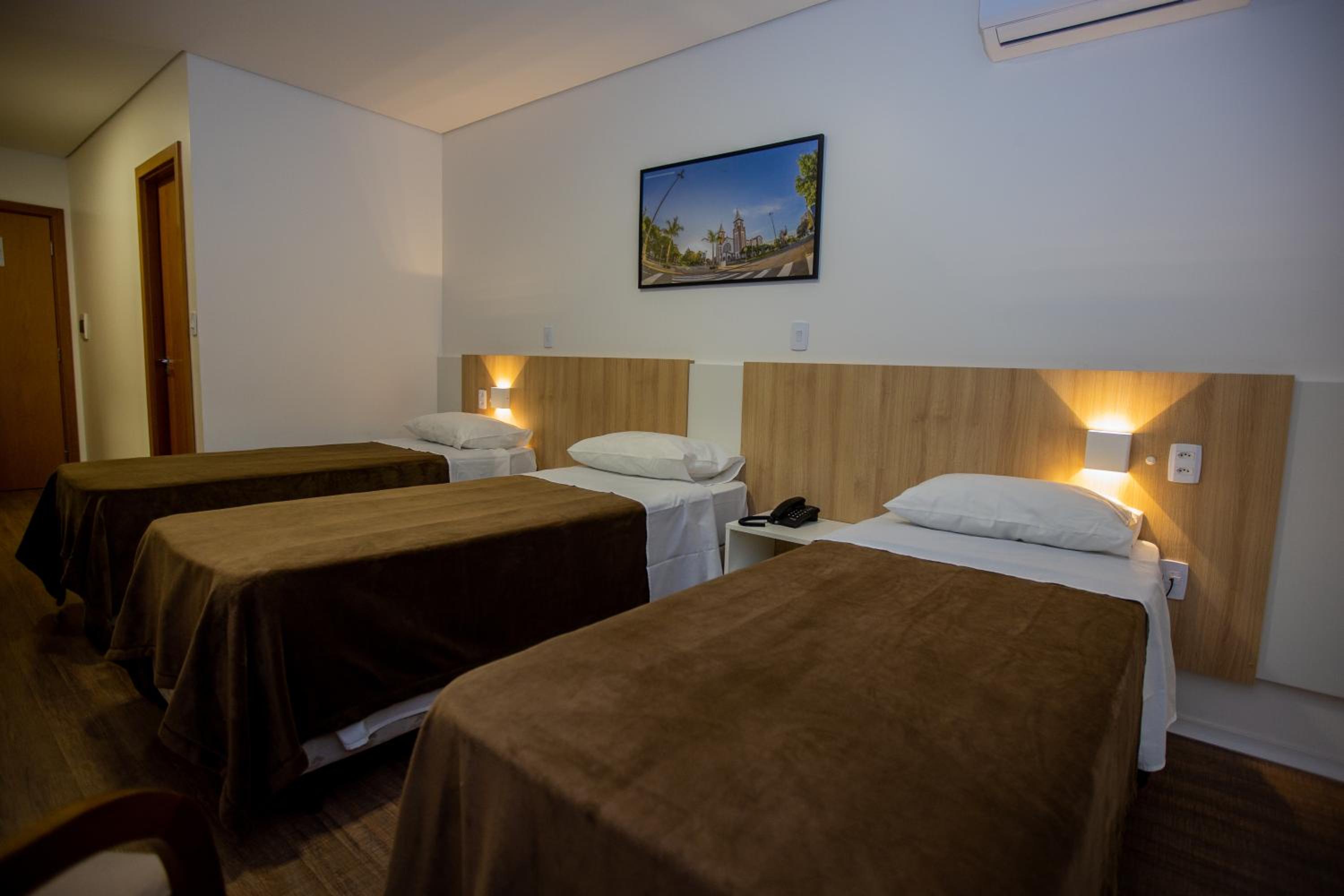 Deluxe Triple Room - Photo 5