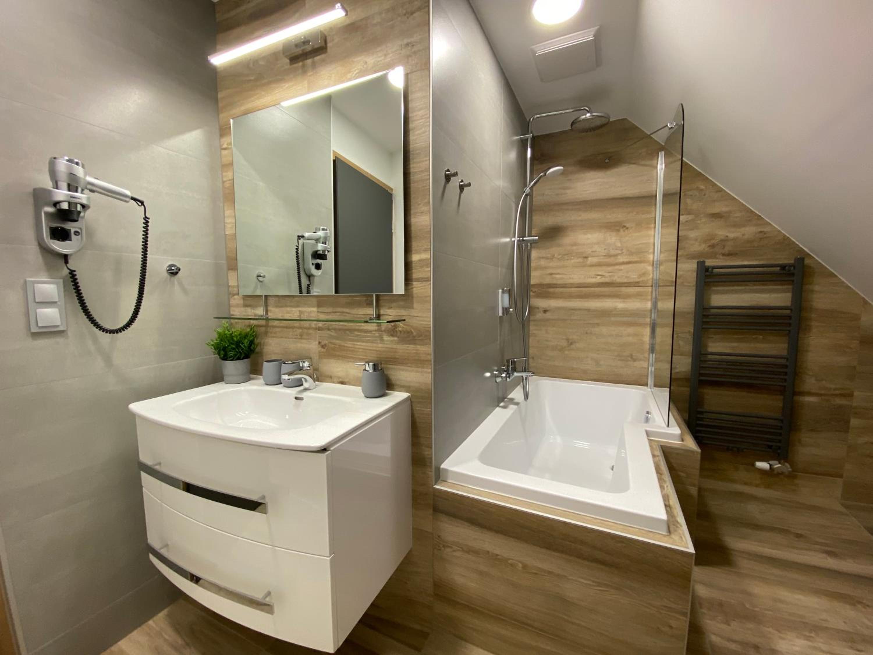 Two-Bedroom Apartment - Photo 8