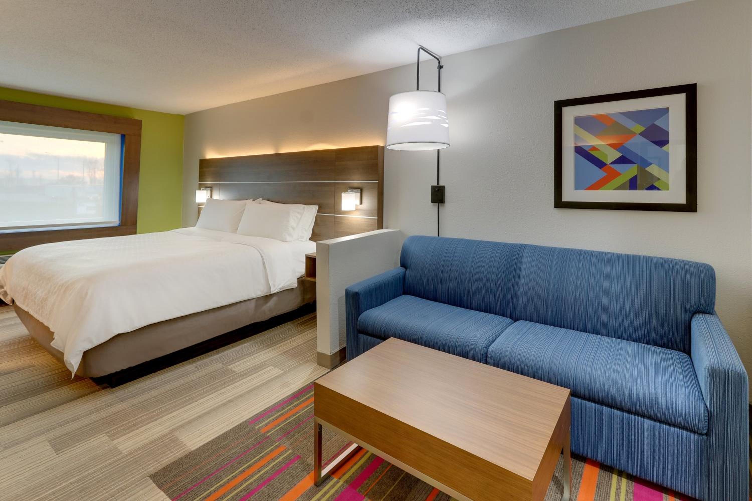 King Suite with Sofa Bed - Photo 3