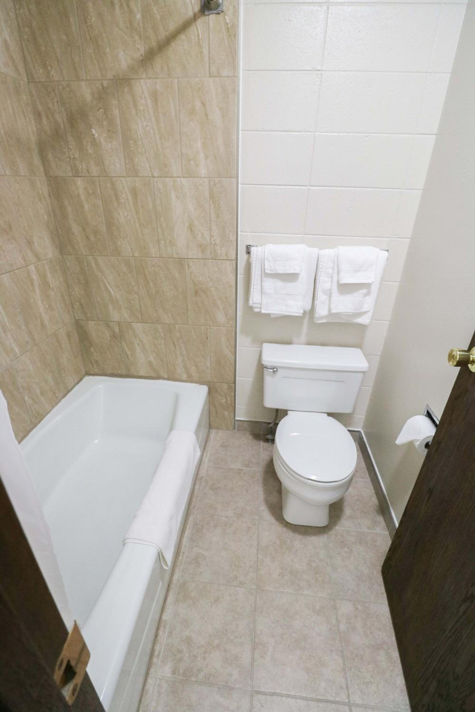 Basic Triple Room photo 2