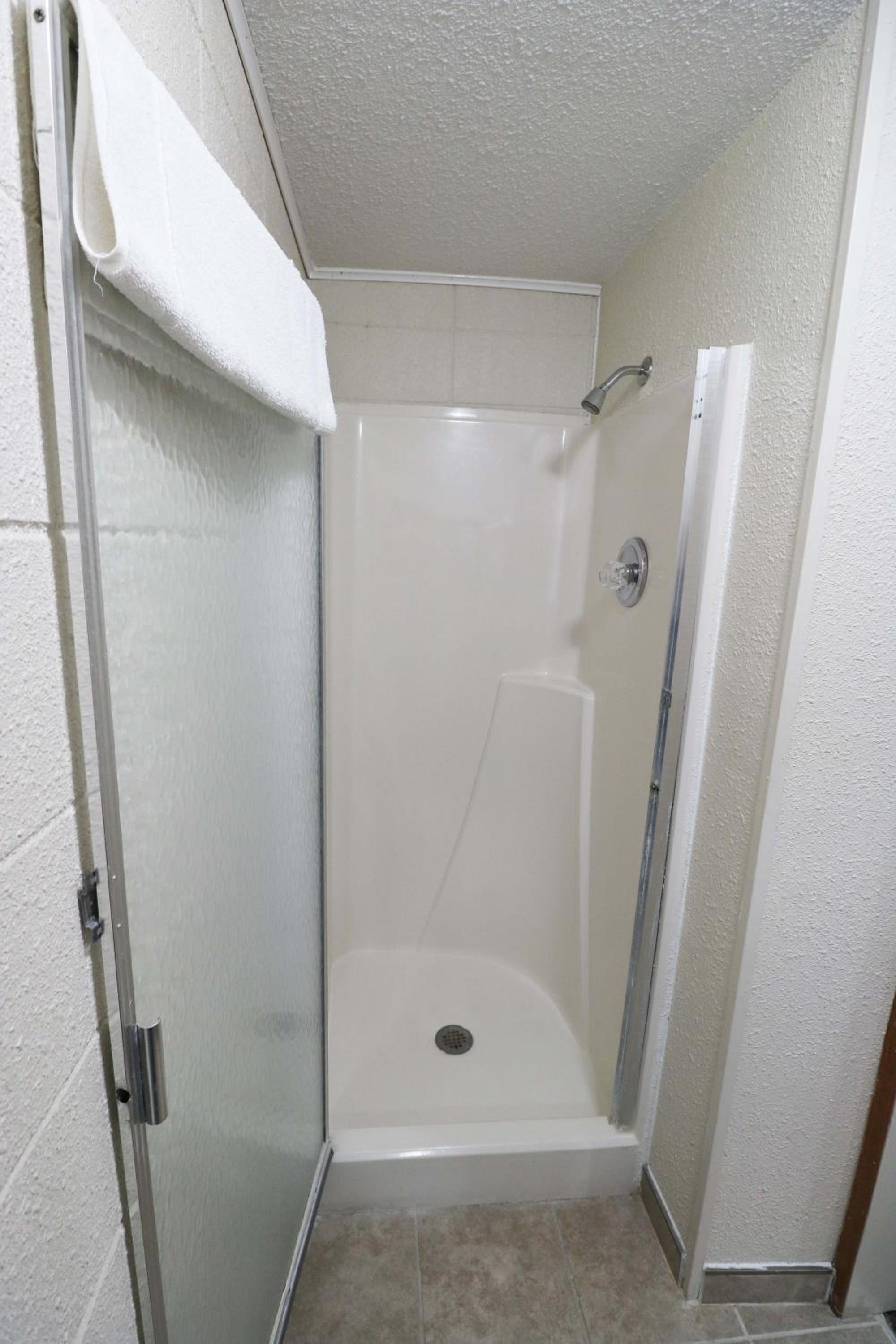 Deluxe Queen Suite photo 3
