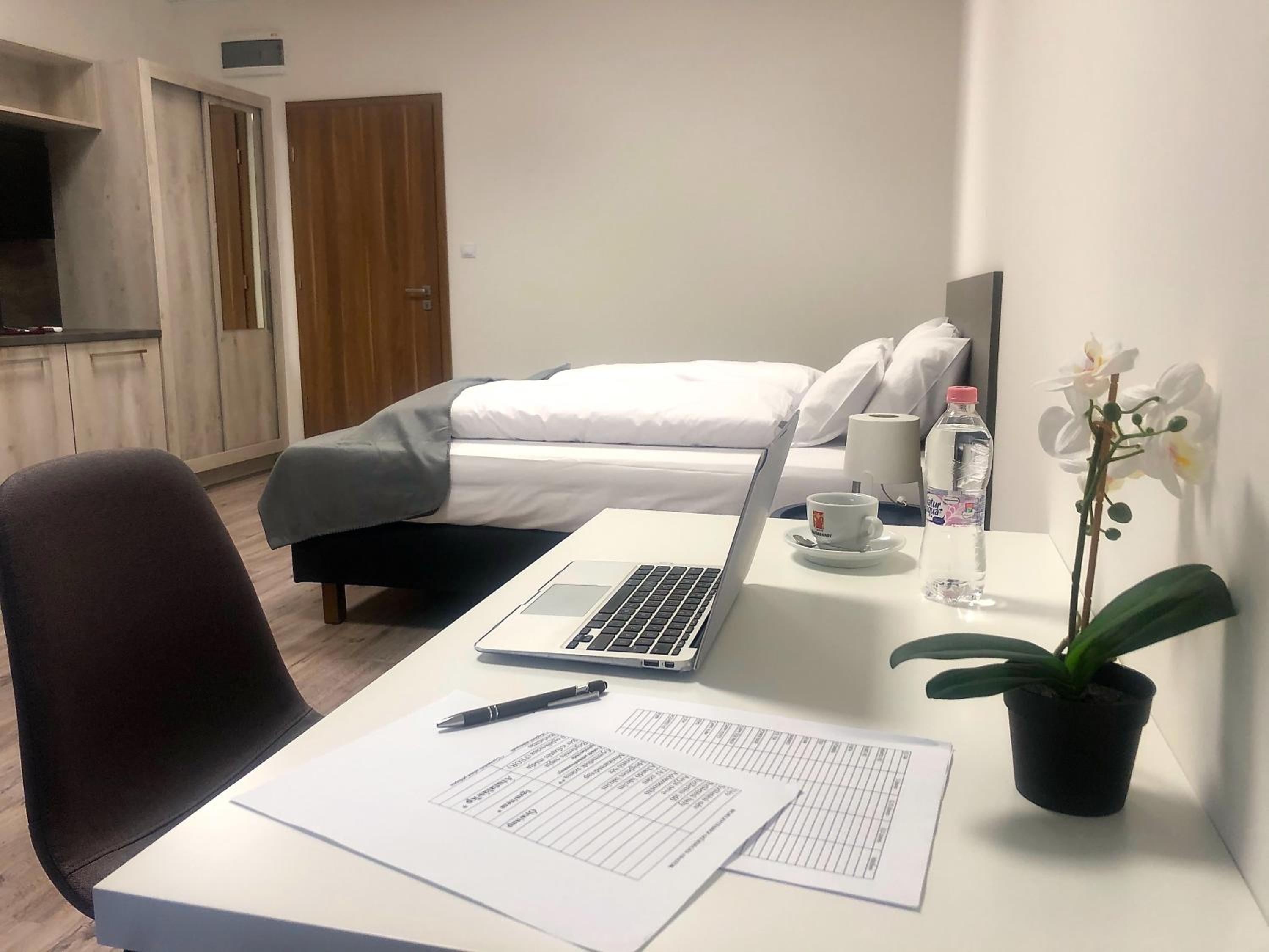 Standard Double or Twin Room - Photo 18