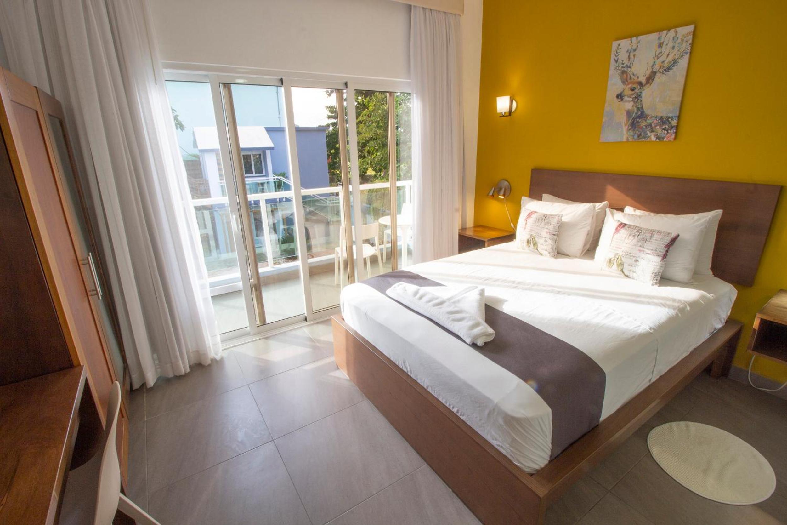 Queen Room with Pool View