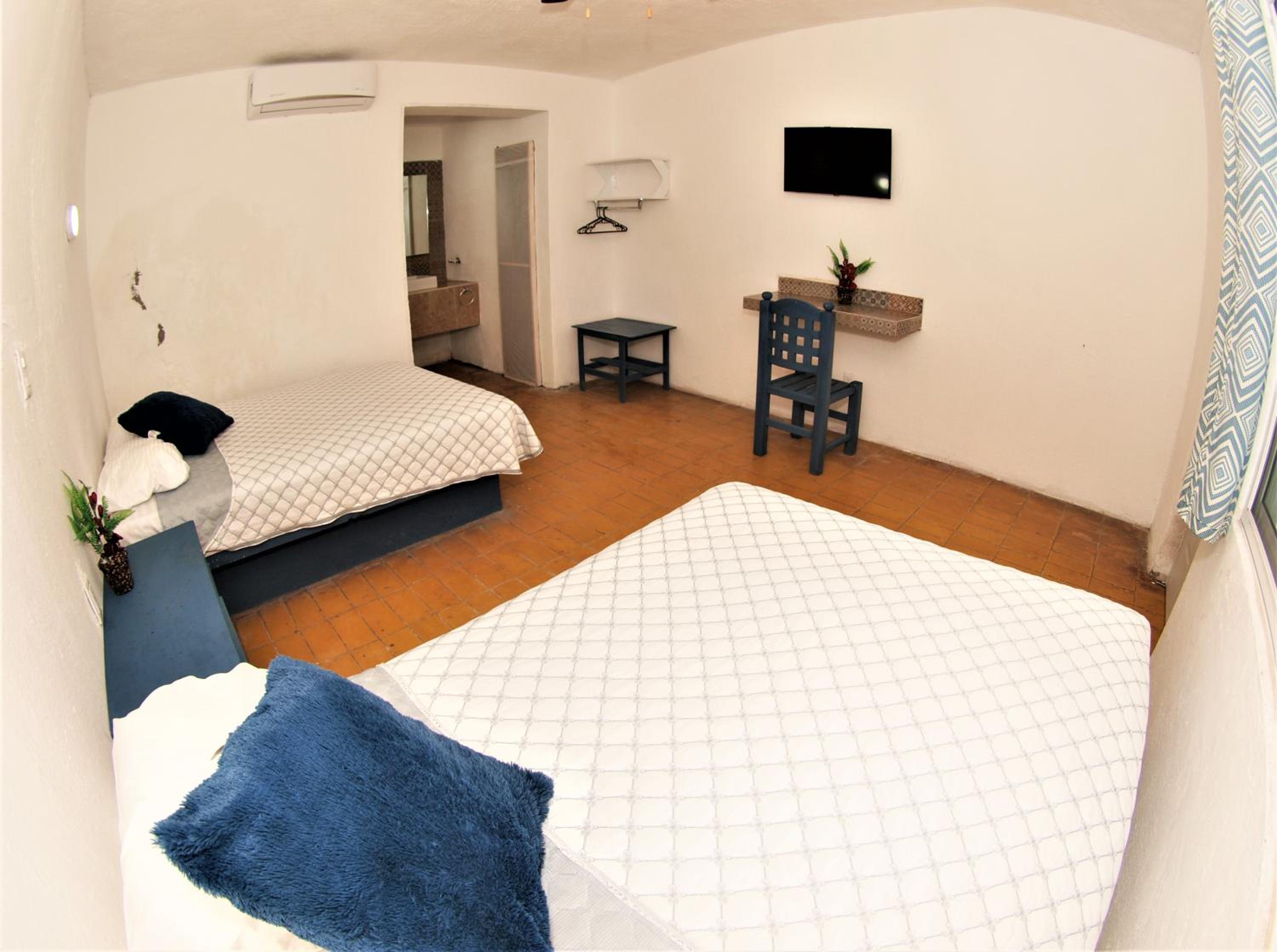 Classic Quadruple Room - Photo 4