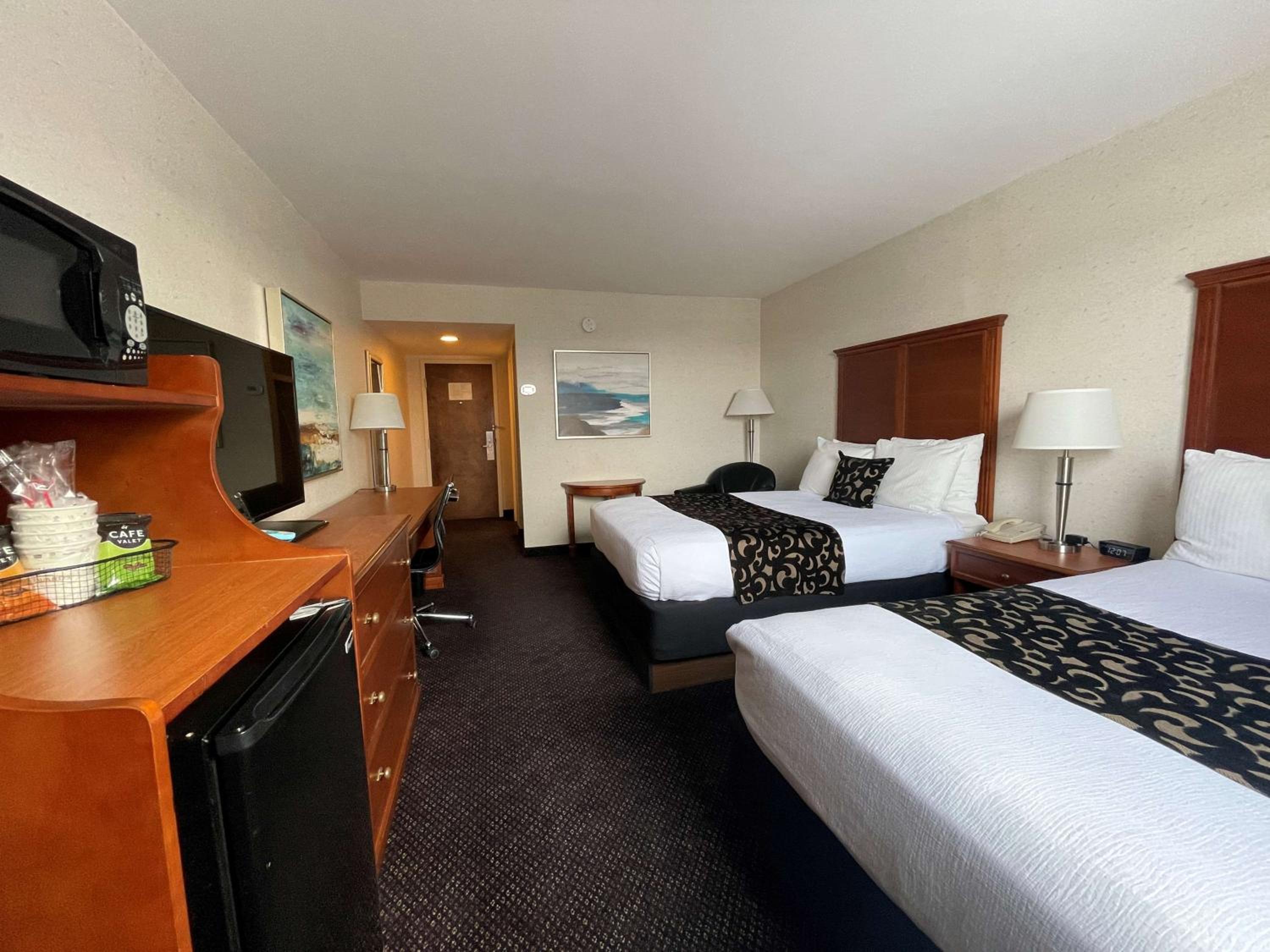 Double Room with Two Double Beds - Photo 3