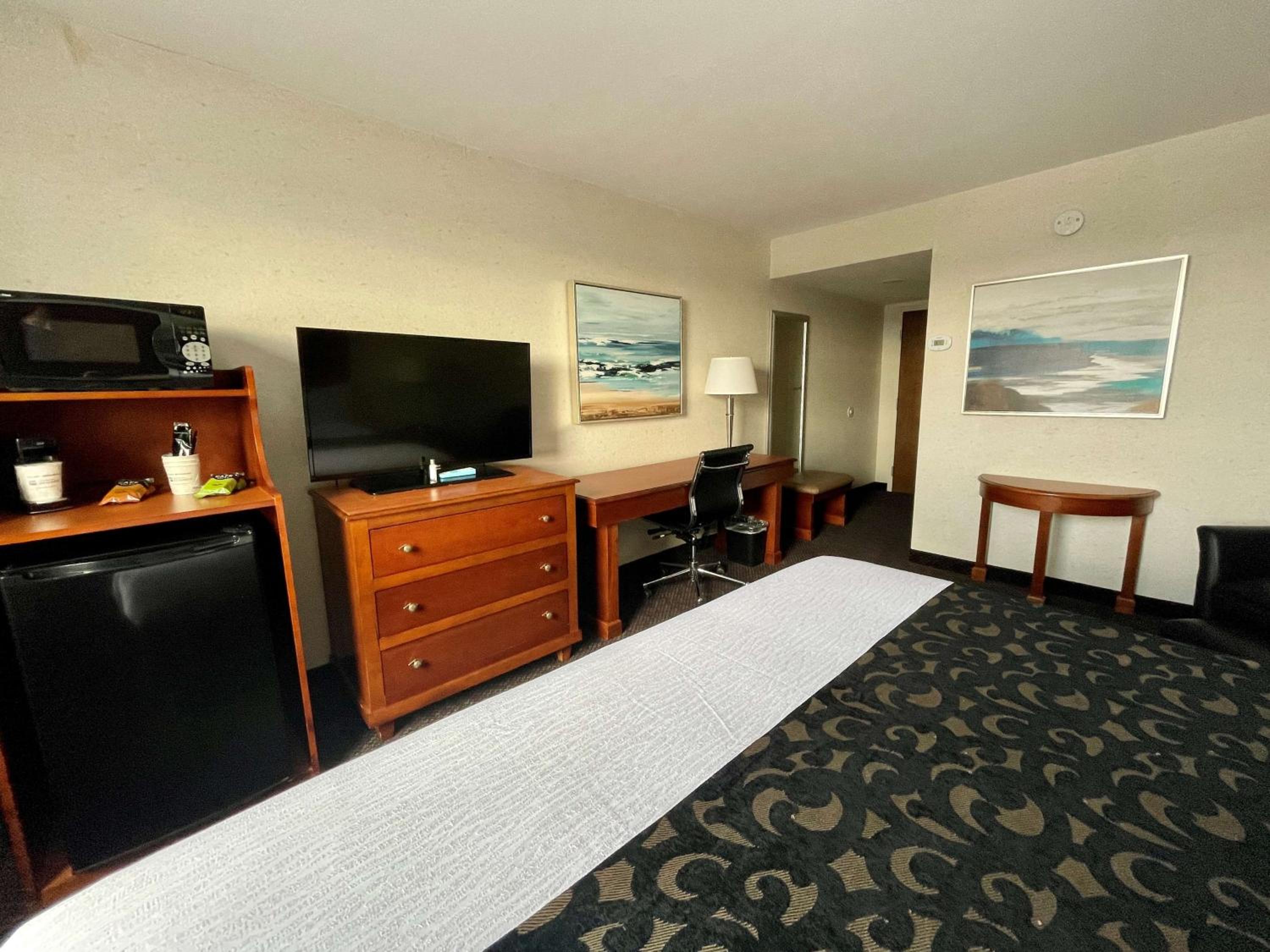 King Room - Non-Smoking - Photo 1