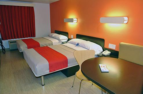 Double Room with Two Double Beds photo 3