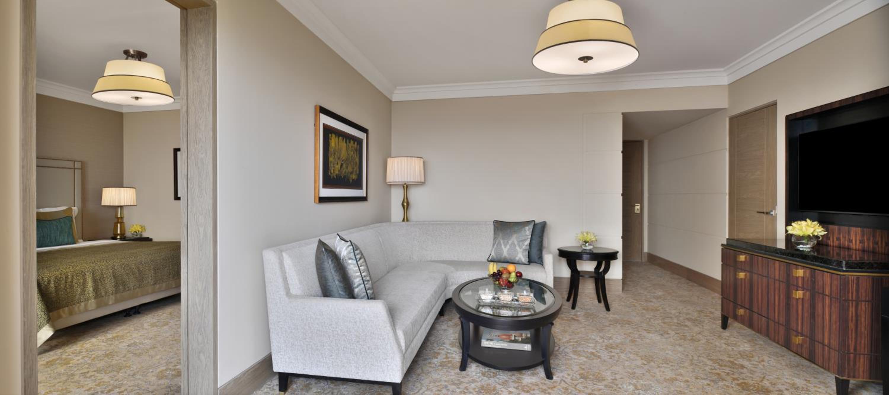 Taj Club Balcony Suite | One way Airport Transfer | Club Lounge Access thumbnail 5