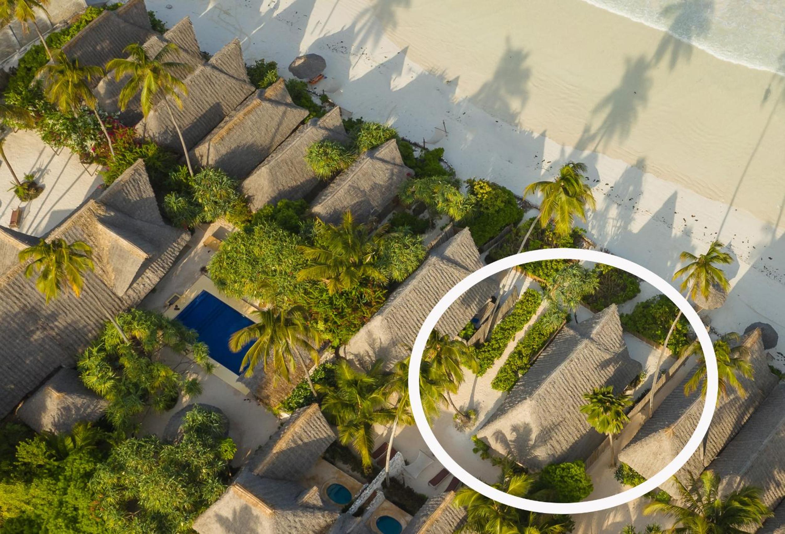 Bungalow - Beach Front Private Pool  photo 2