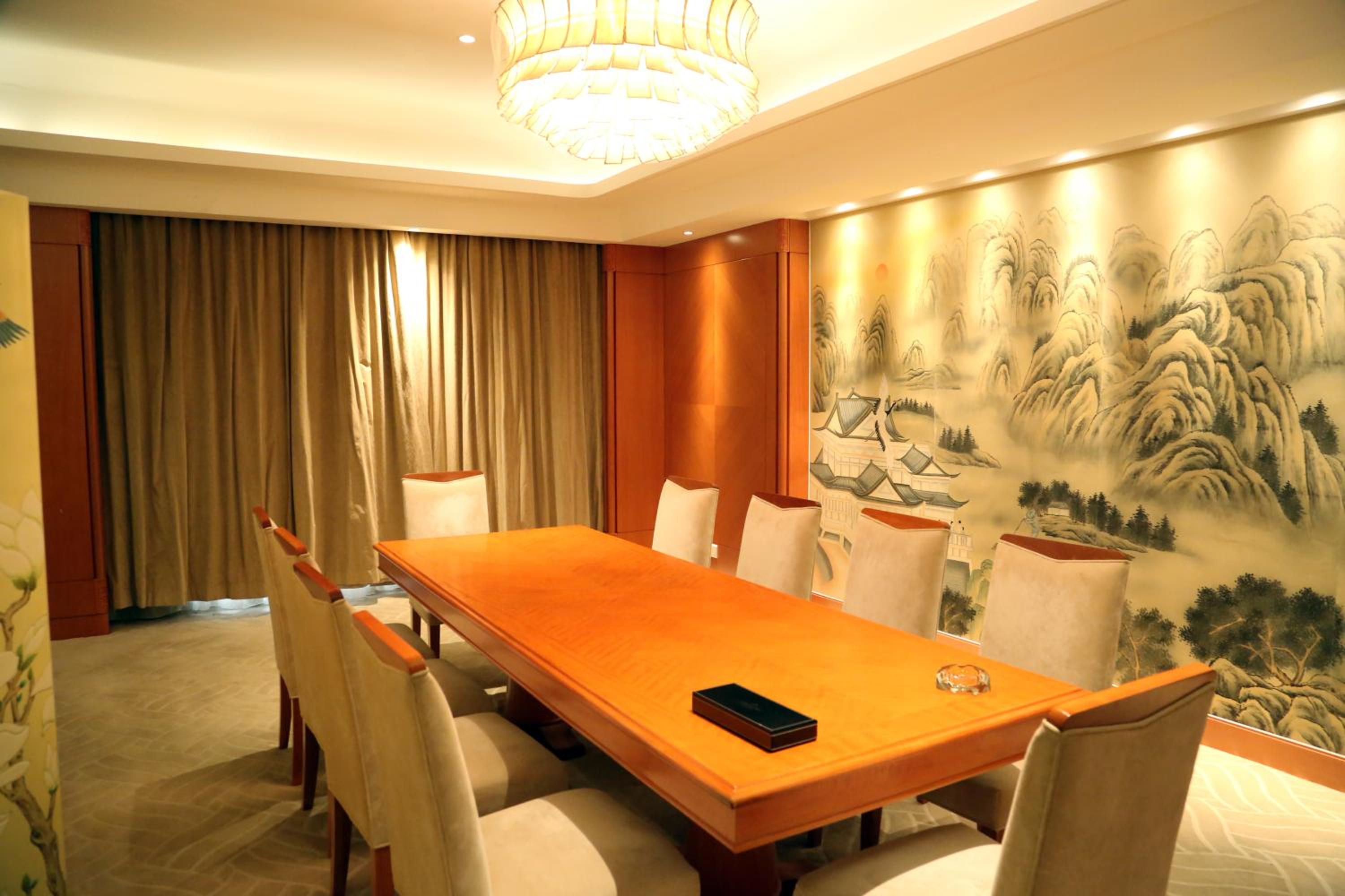 Deluxe Executive Suite photo 2