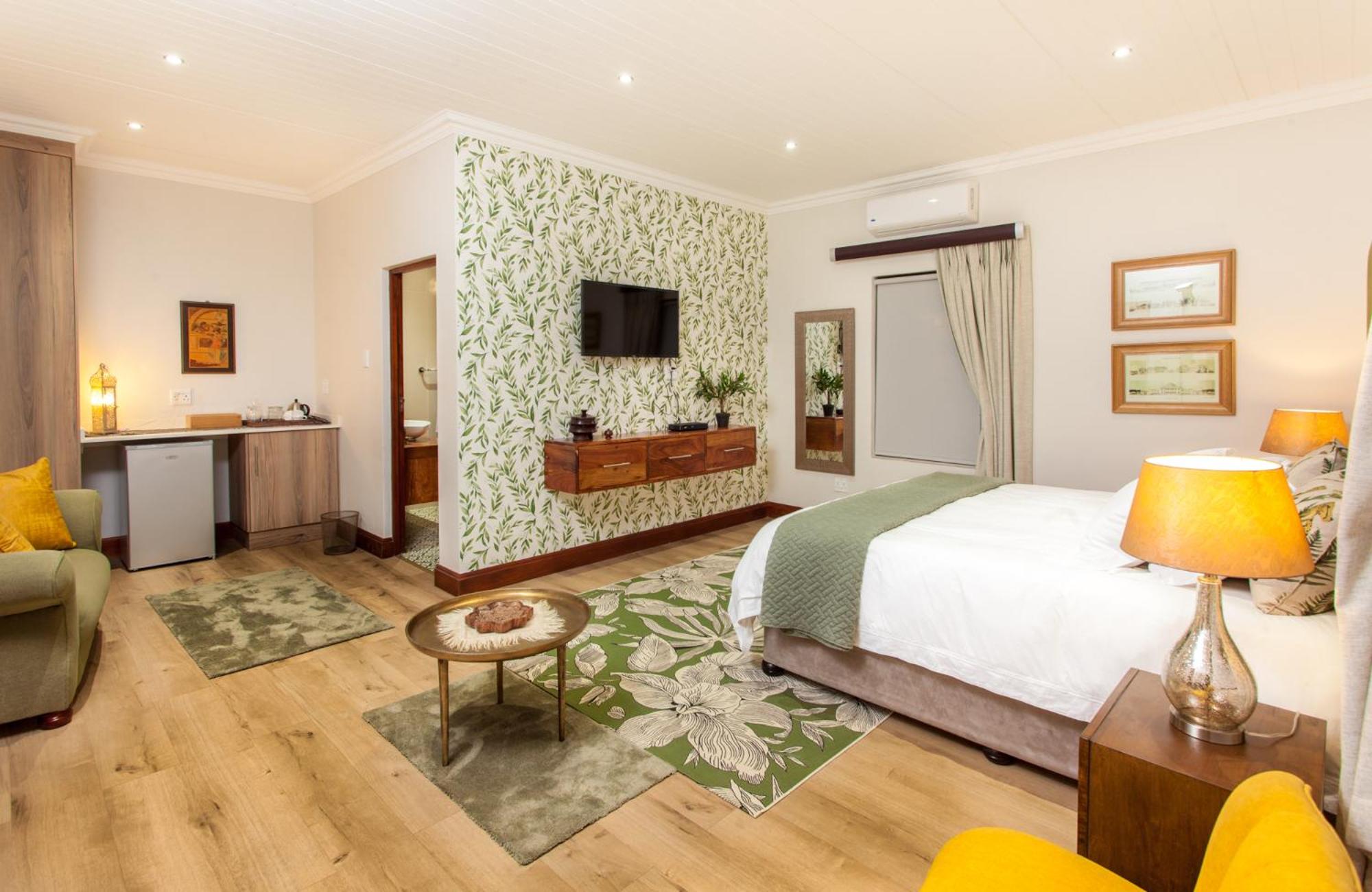 Superior King Room - Photo 1