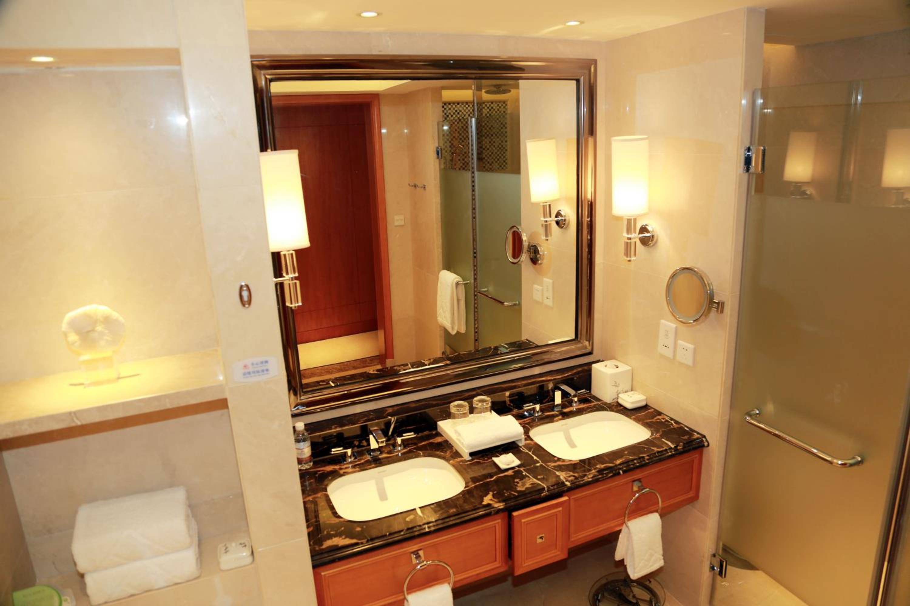 Deluxe Twin Room photo 2