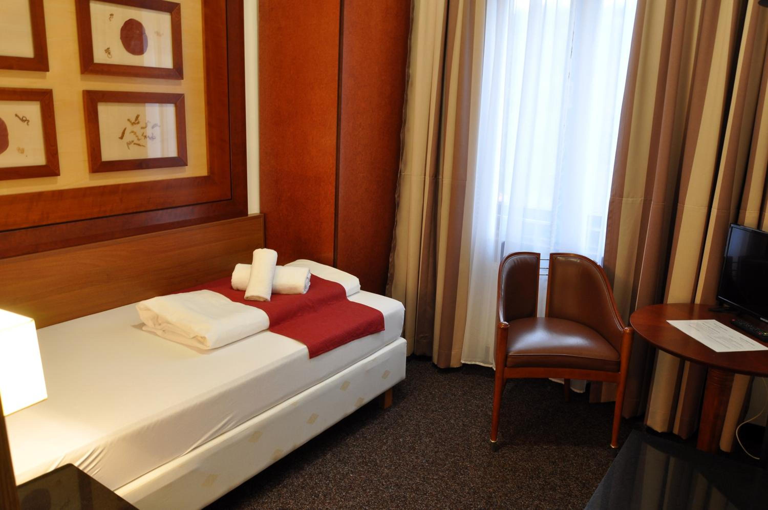 Single Room photo 3