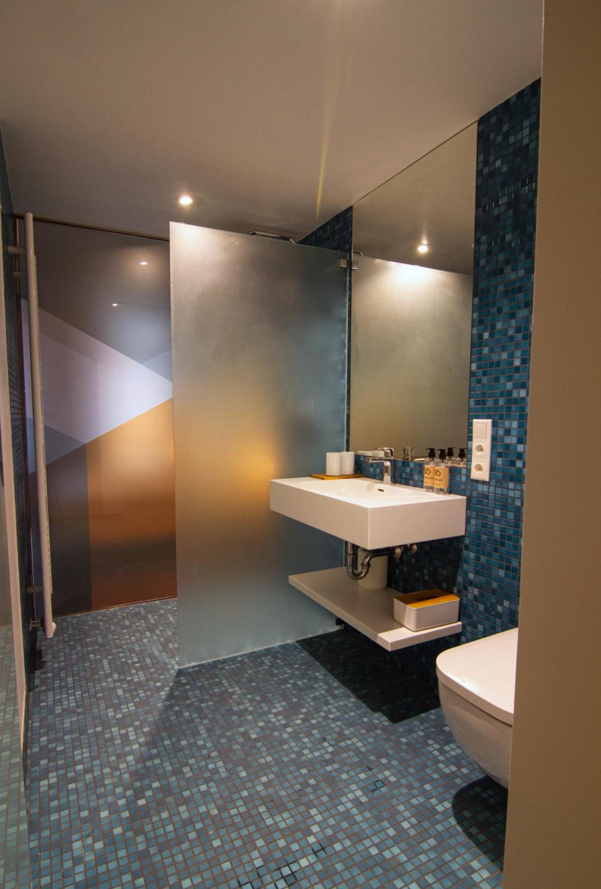 Deluxe Double Room - Photo 8